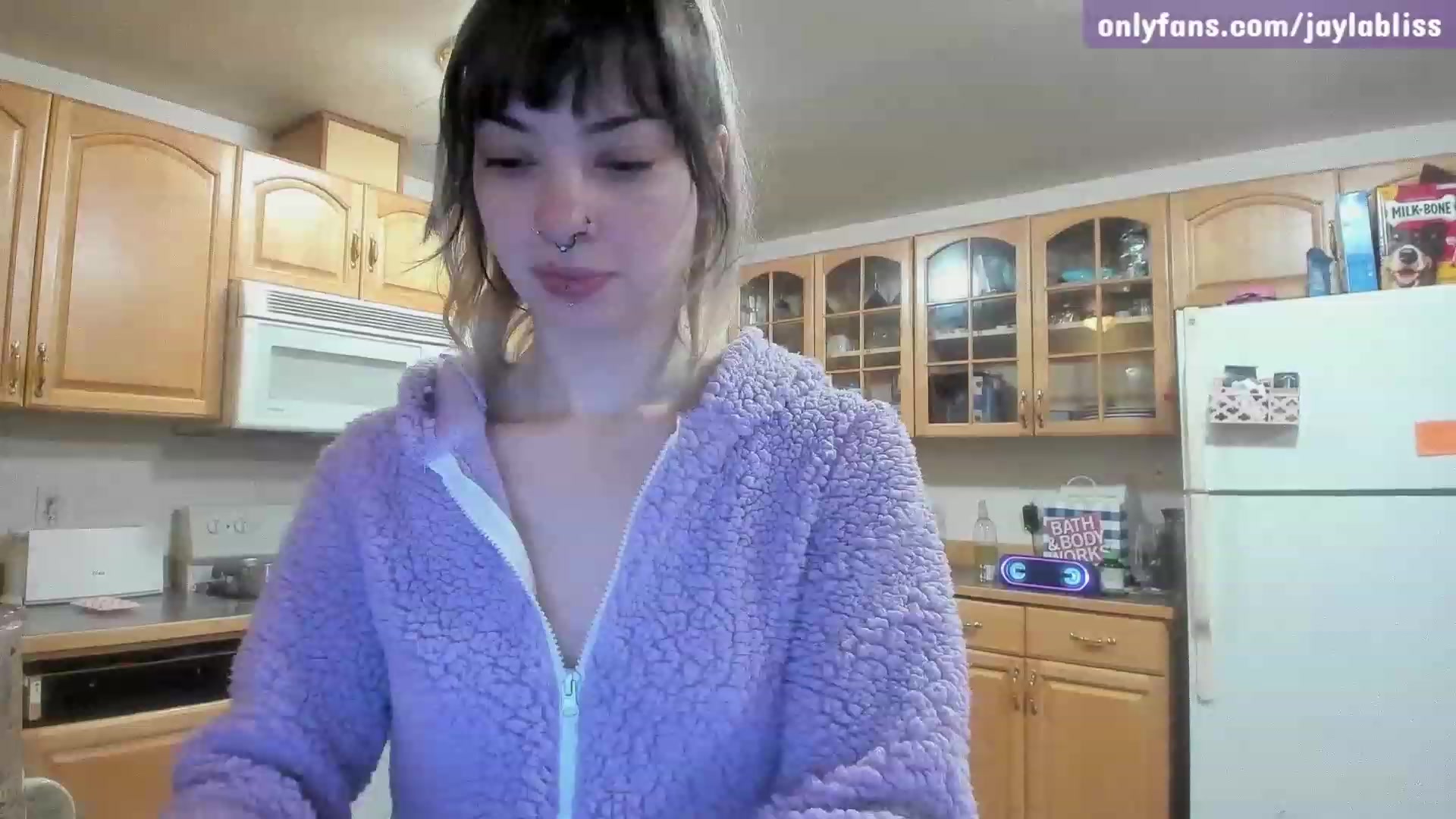 Gallery image thumbnail from JaylaBliss's myfreecams stream on, 01/29/2023, 03:31 image 3 of 20