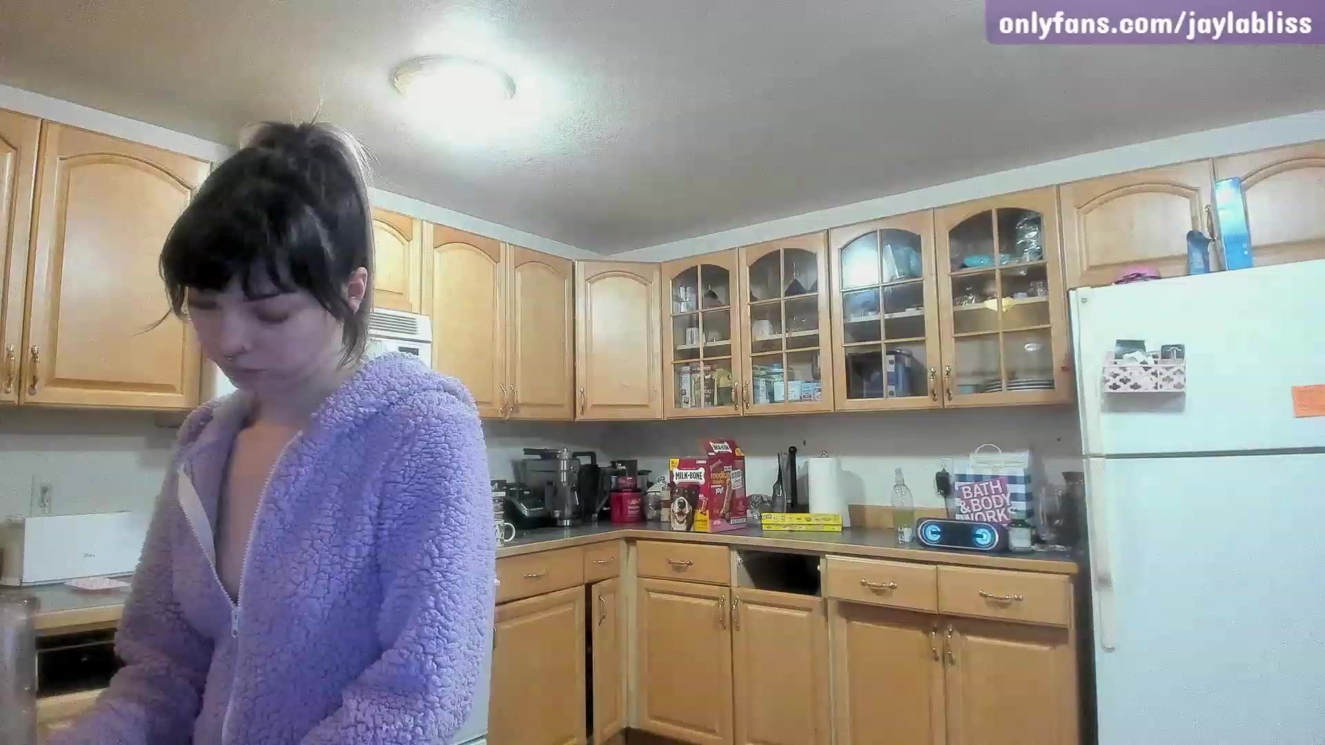 Gallery image thumbnail from JaylaBliss's myfreecams stream on, 01/29/2023, 03:31 image 18 of 20