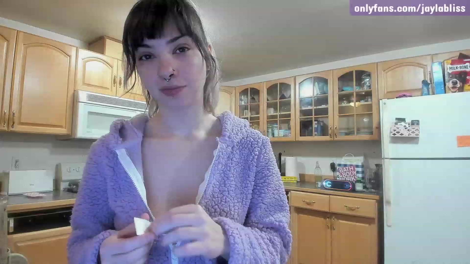 Gallery image thumbnail from JaylaBliss's myfreecams stream on, 01/29/2023, 03:31 image 5 of 20