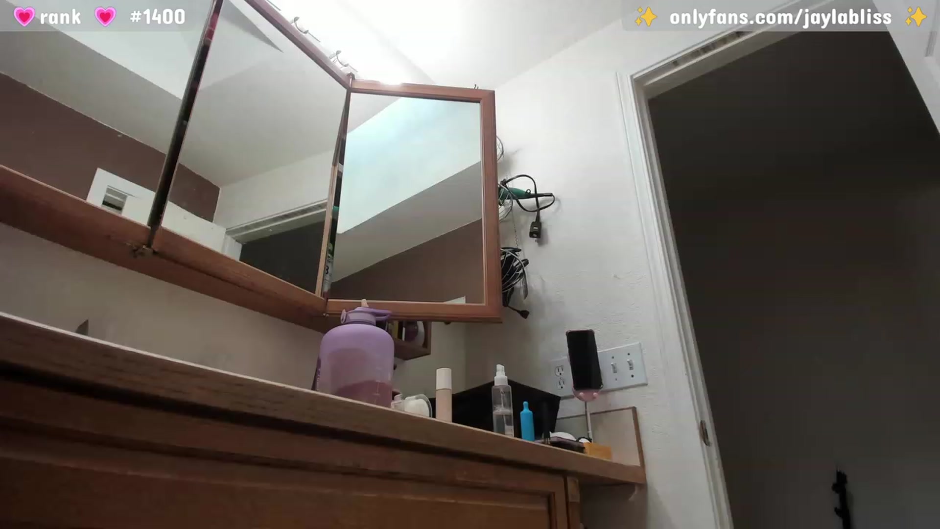 Gallery image thumbnail from JaylaBliss's myfreecams stream on, 03/28/2023, 23:49 image 6 of 20