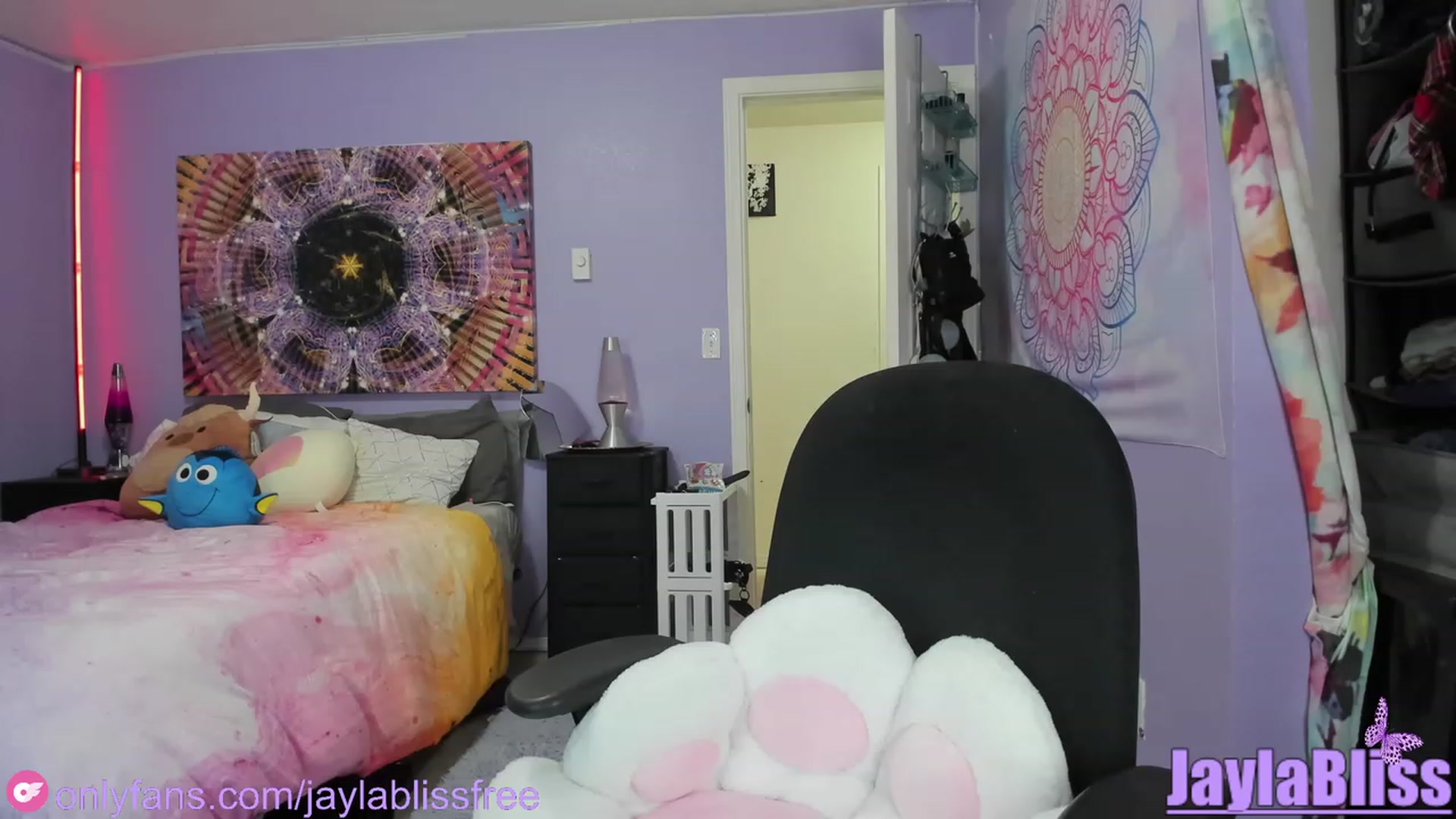 Gallery image thumbnail from JaylaBliss's myfreecams stream on, 05/02/2023, 05:25 image 6 of 20