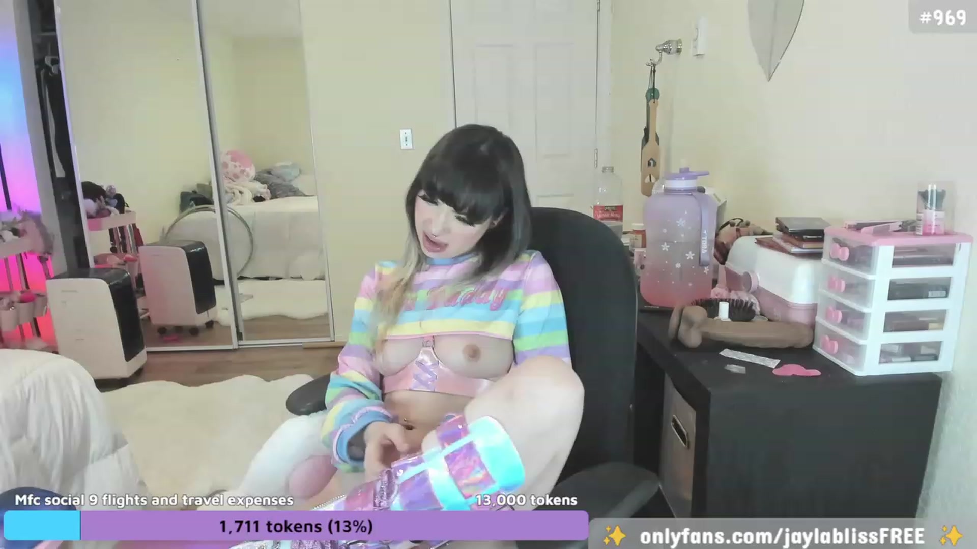 Gallery image thumbnail from JaylaBliss's myfreecams stream on, 08/17/2023, 13:16 image 7 of 20