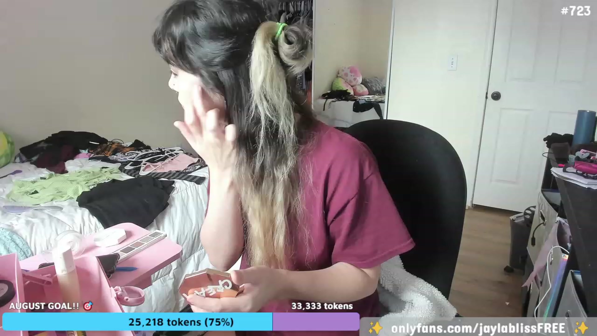 Gallery image thumbnail from JaylaBliss's myfreecams stream on, 08/22/2023, 18:46 image 7 of 20