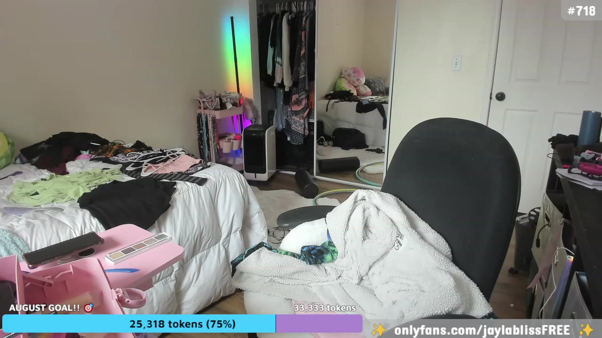 Gallery image thumbnail from JaylaBliss's myfreecams stream on, 08/22/2023, 18:46 image 11 of 20