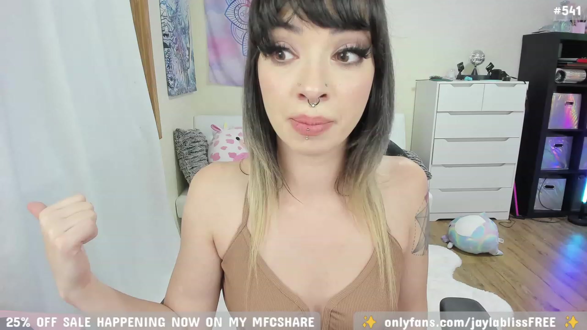 Gallery image thumbnail from JaylaBliss's myfreecams stream on, 09/07/2023, 14:33 image 12 of 20
