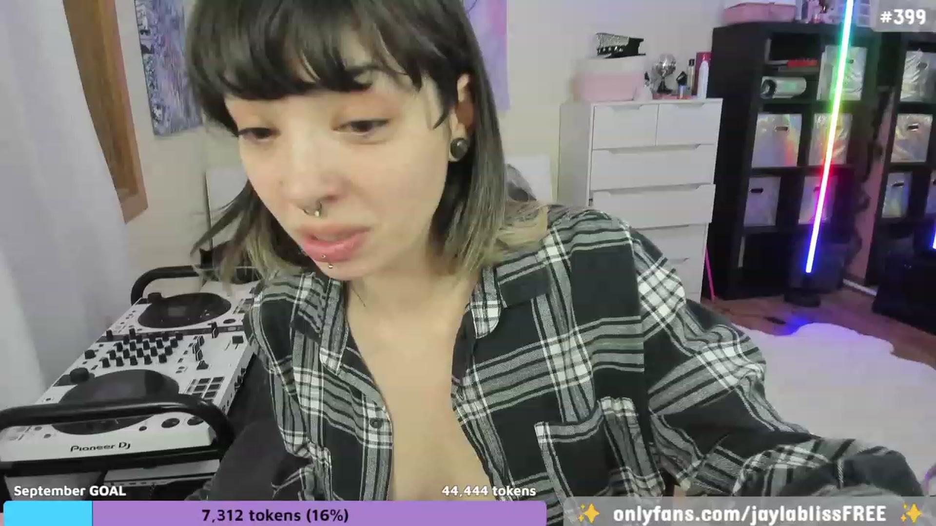 Gallery image thumbnail from JaylaBliss's myfreecams stream on, 09/19/2023, 08:02 image 4 of 20