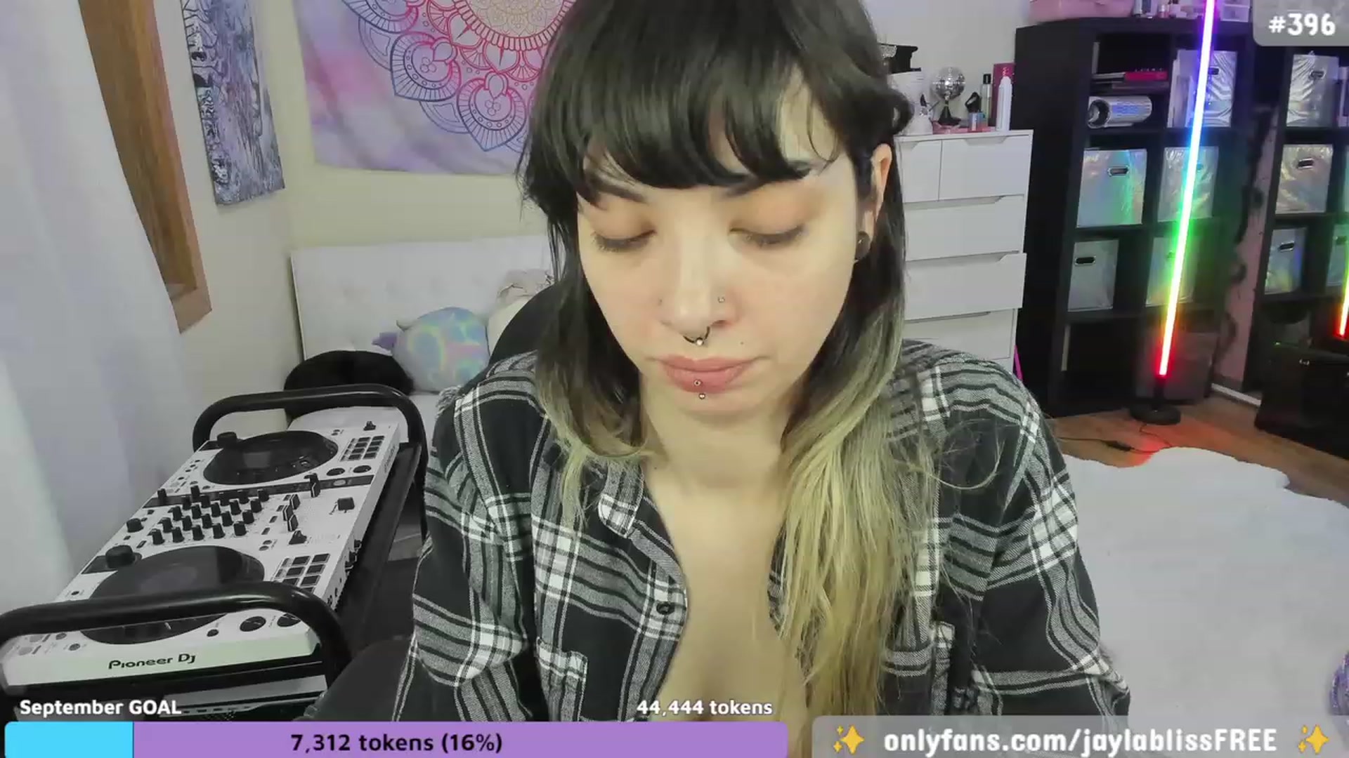 Gallery image thumbnail from JaylaBliss's myfreecams stream on, 09/19/2023, 08:02 image 13 of 20