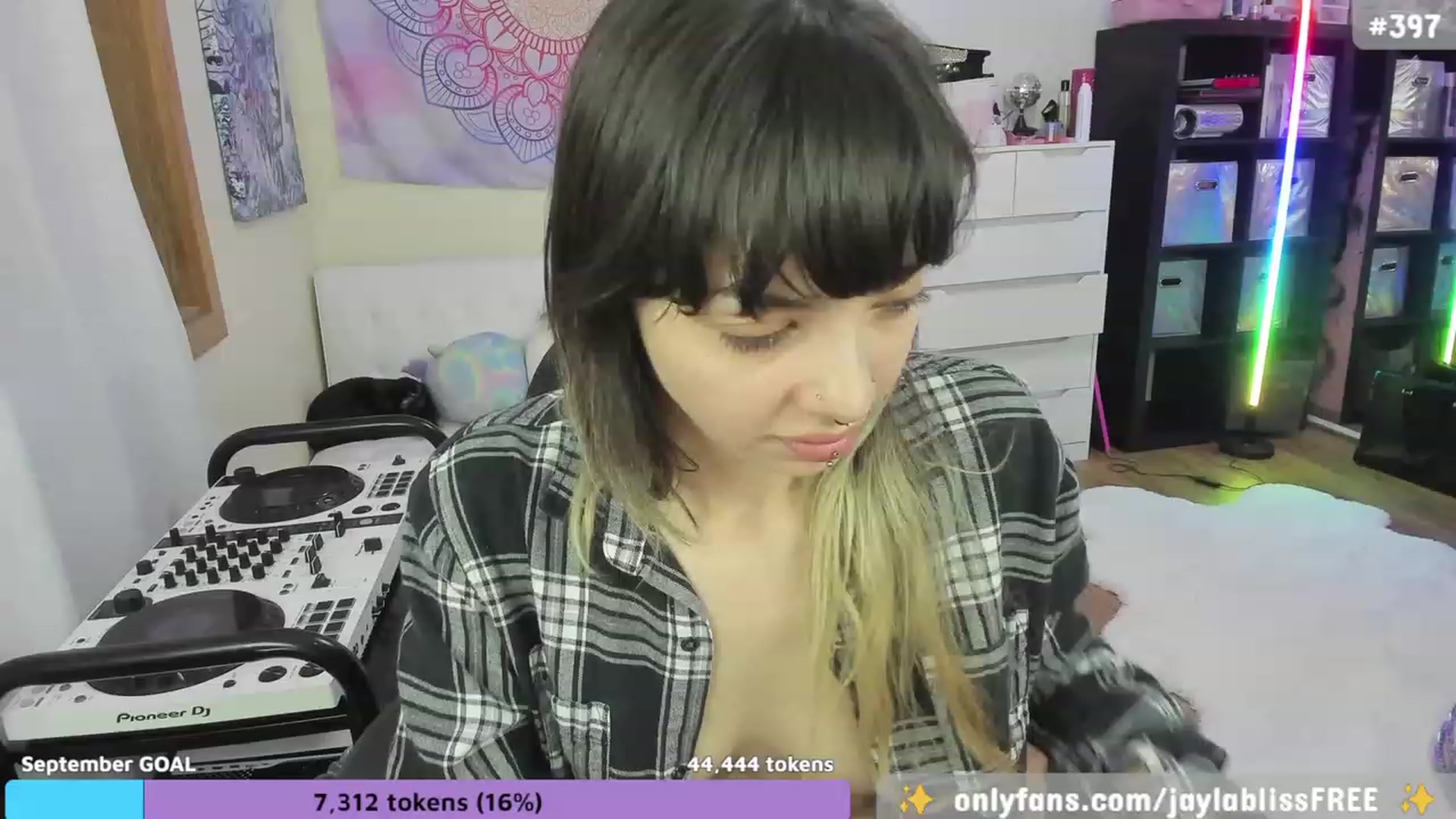 Gallery image thumbnail from JaylaBliss's myfreecams stream on, 09/19/2023, 08:02 image 12 of 20