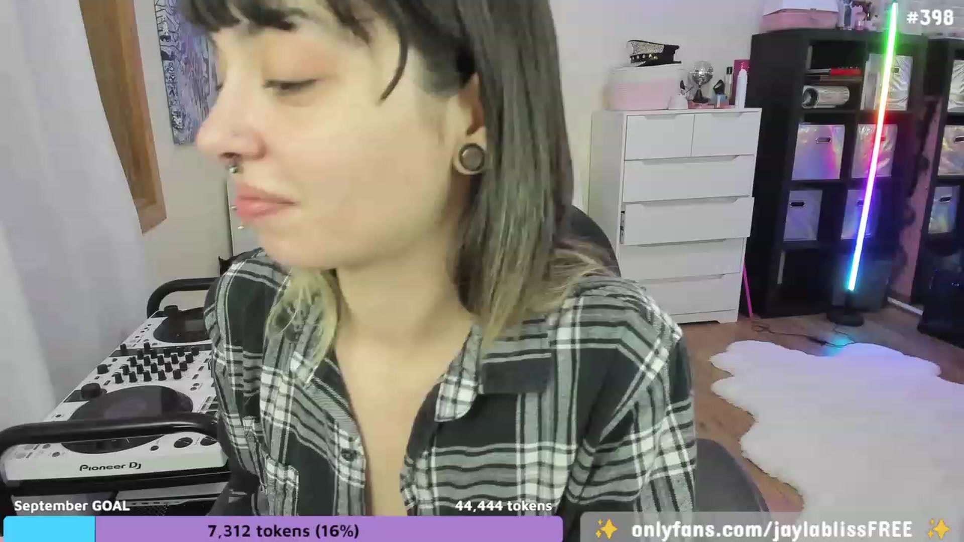 Gallery image thumbnail from JaylaBliss's myfreecams stream on, 09/19/2023, 08:02 image 5 of 20