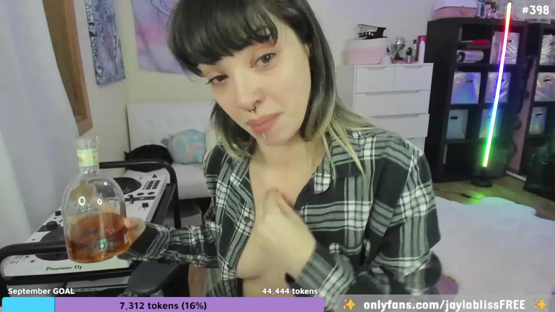 Gallery image thumbnail from JaylaBliss's myfreecams stream on, 09/19/2023, 08:02 image 1 of 20