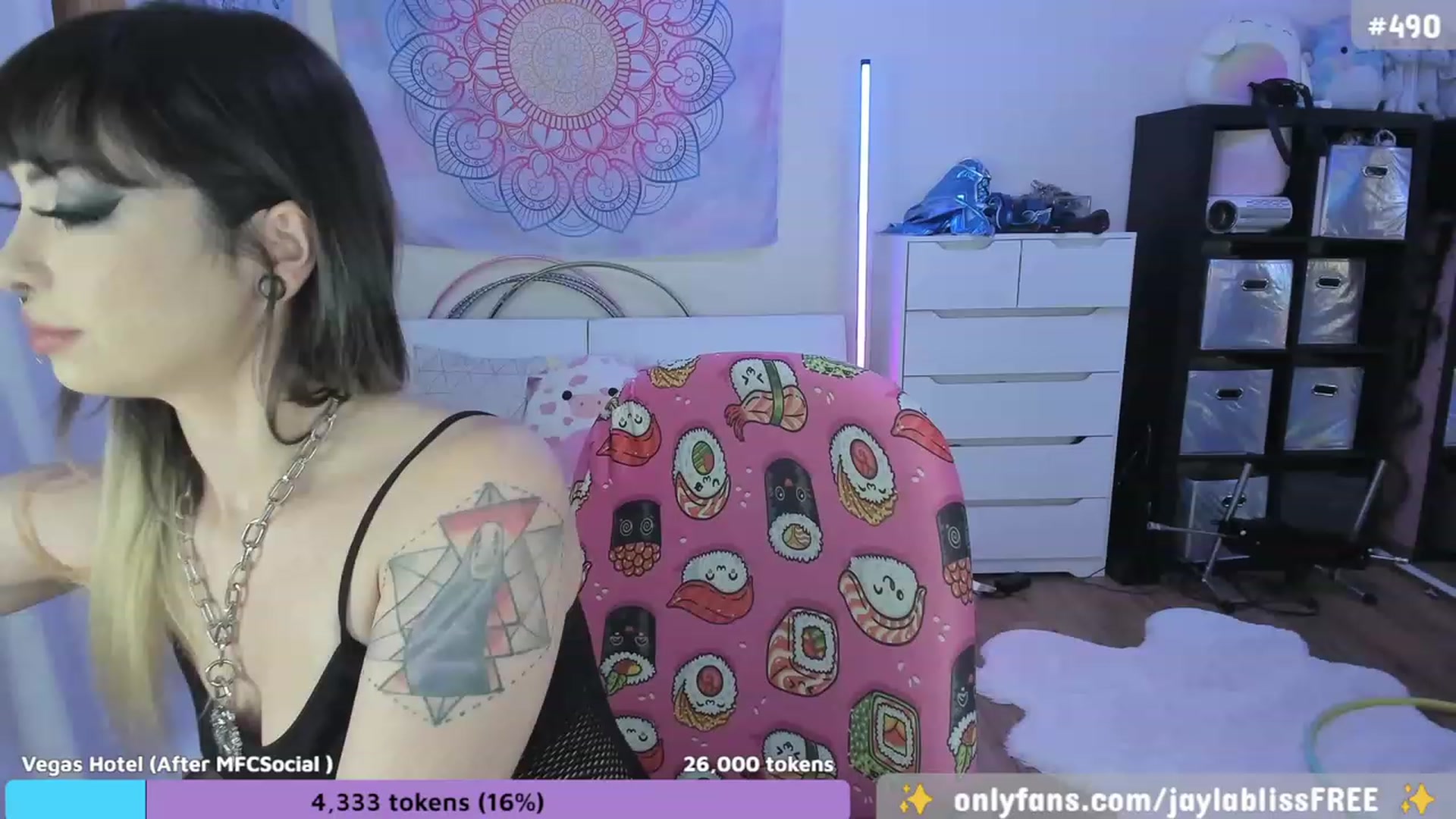 Gallery image thumbnail from JaylaBliss's myfreecams stream on, 09/26/2023, 13:59 image 13 of 20