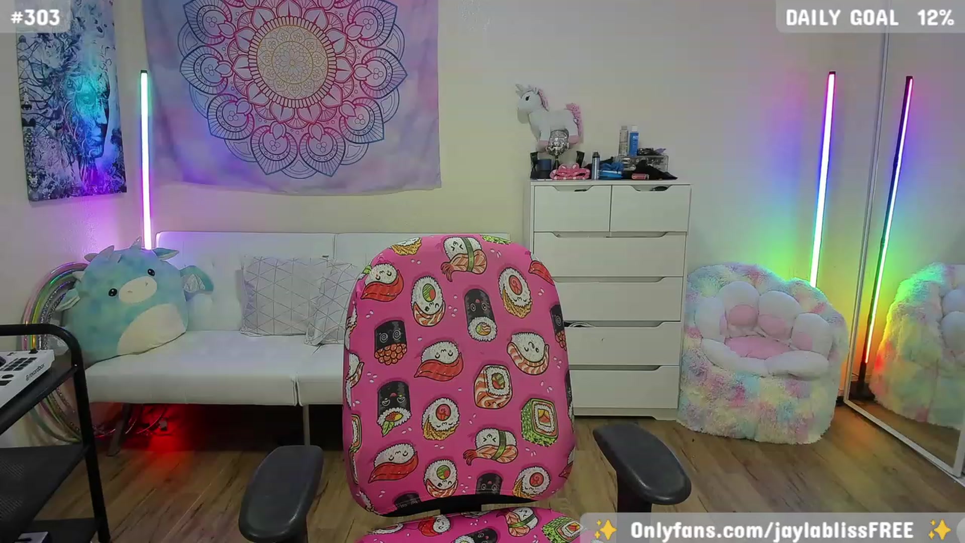 Gallery image thumbnail from JaylaBliss's myfreecams stream on, 11/01/2023, 09:37 image 7 of 20