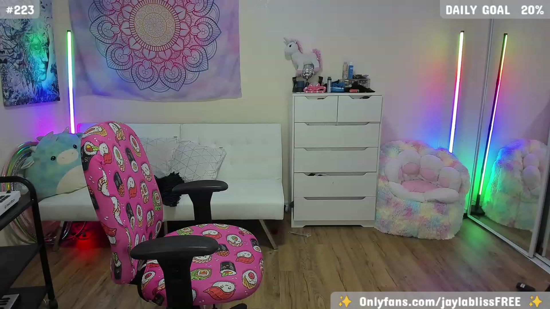 Gallery image thumbnail from JaylaBliss's myfreecams stream on, 11/01/2023, 11:21 image 15 of 20