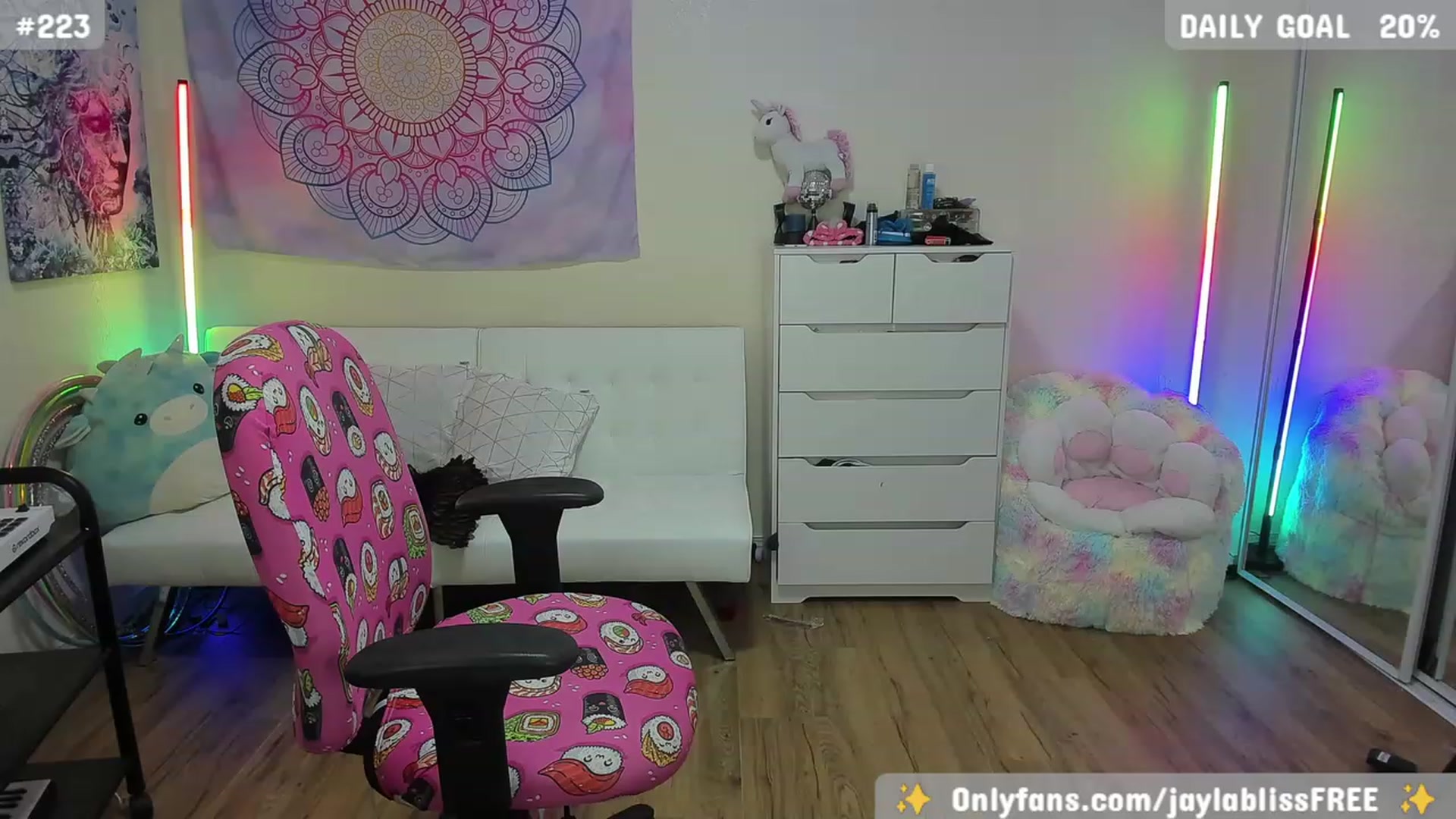 Gallery image thumbnail from JaylaBliss's myfreecams stream on, 11/01/2023, 11:21 image 17 of 20