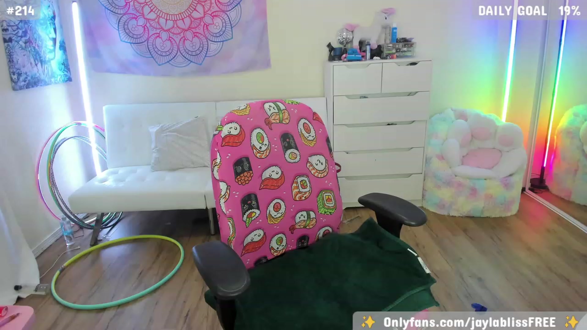 Gallery image thumbnail from JaylaBliss's myfreecams stream on, 11/03/2023, 09:17 image 17 of 20