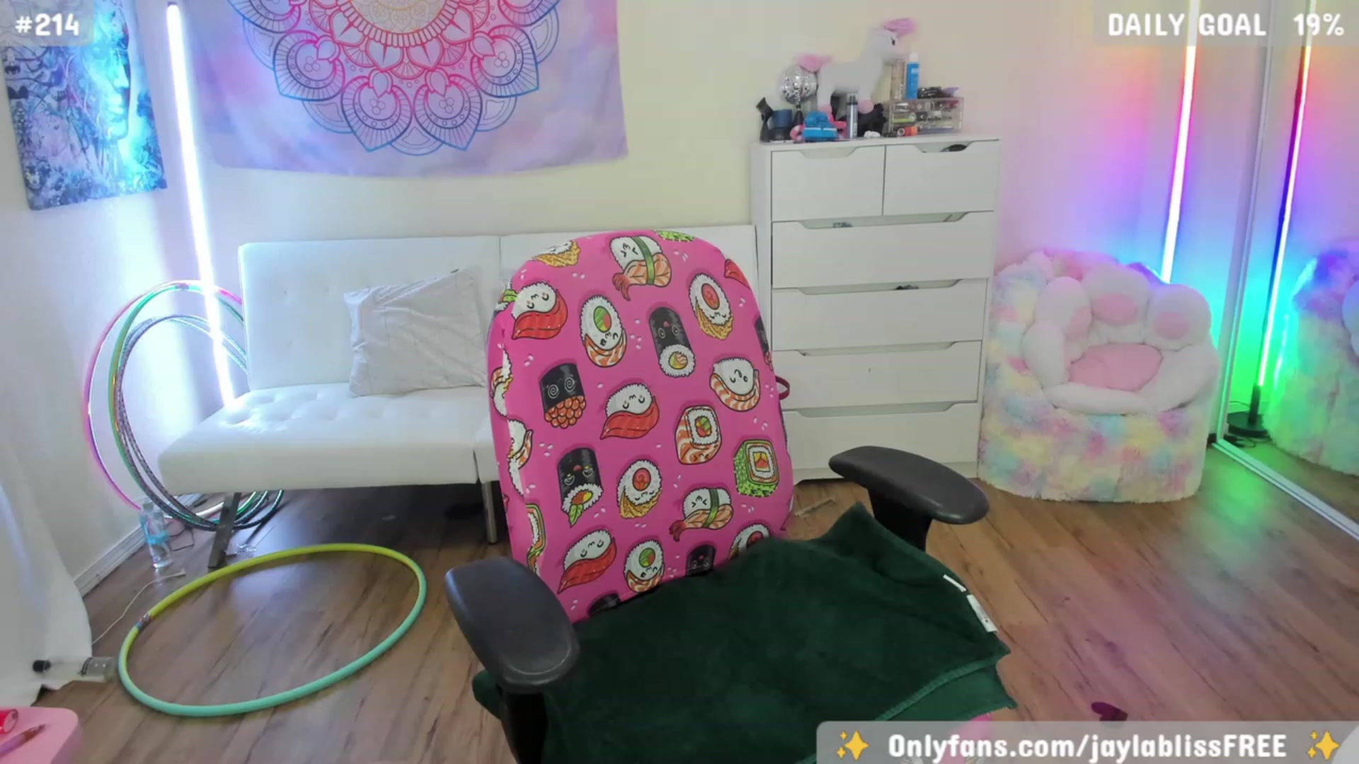 Gallery image thumbnail from JaylaBliss's myfreecams stream on, 11/03/2023, 09:17 image 18 of 20