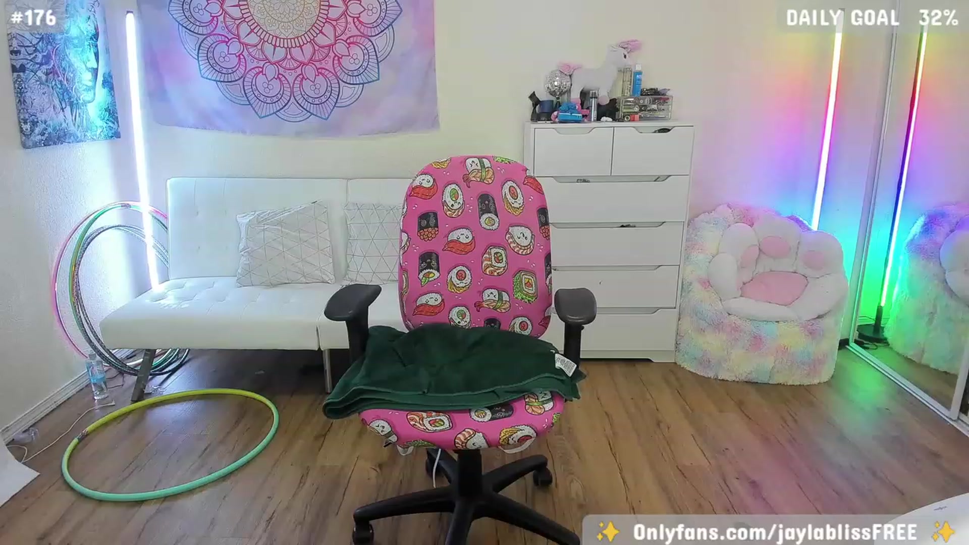 Gallery image thumbnail from JaylaBliss's myfreecams stream on, 11/03/2023, 12:37 image 15 of 20