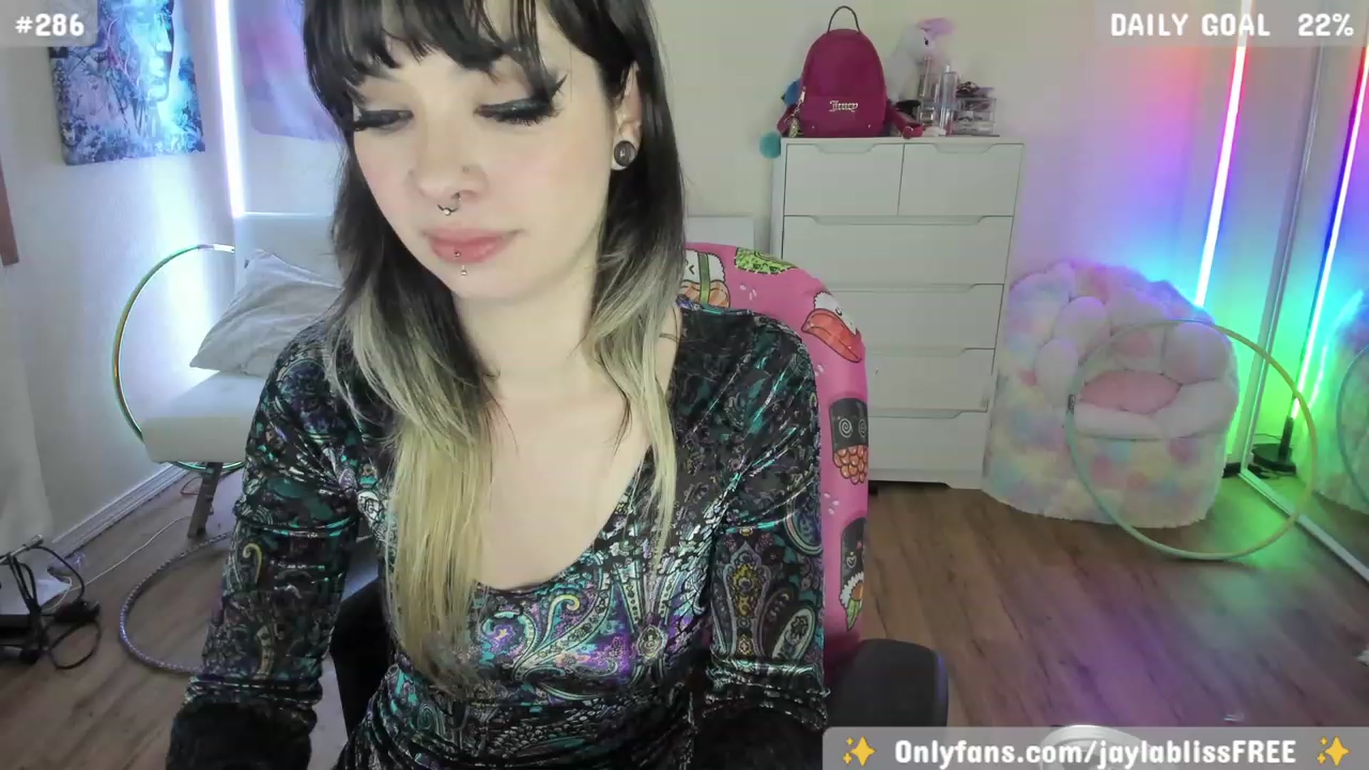 Gallery image thumbnail from JaylaBliss's myfreecams stream on, 11/10/2023, 13:08 image 13 of 20