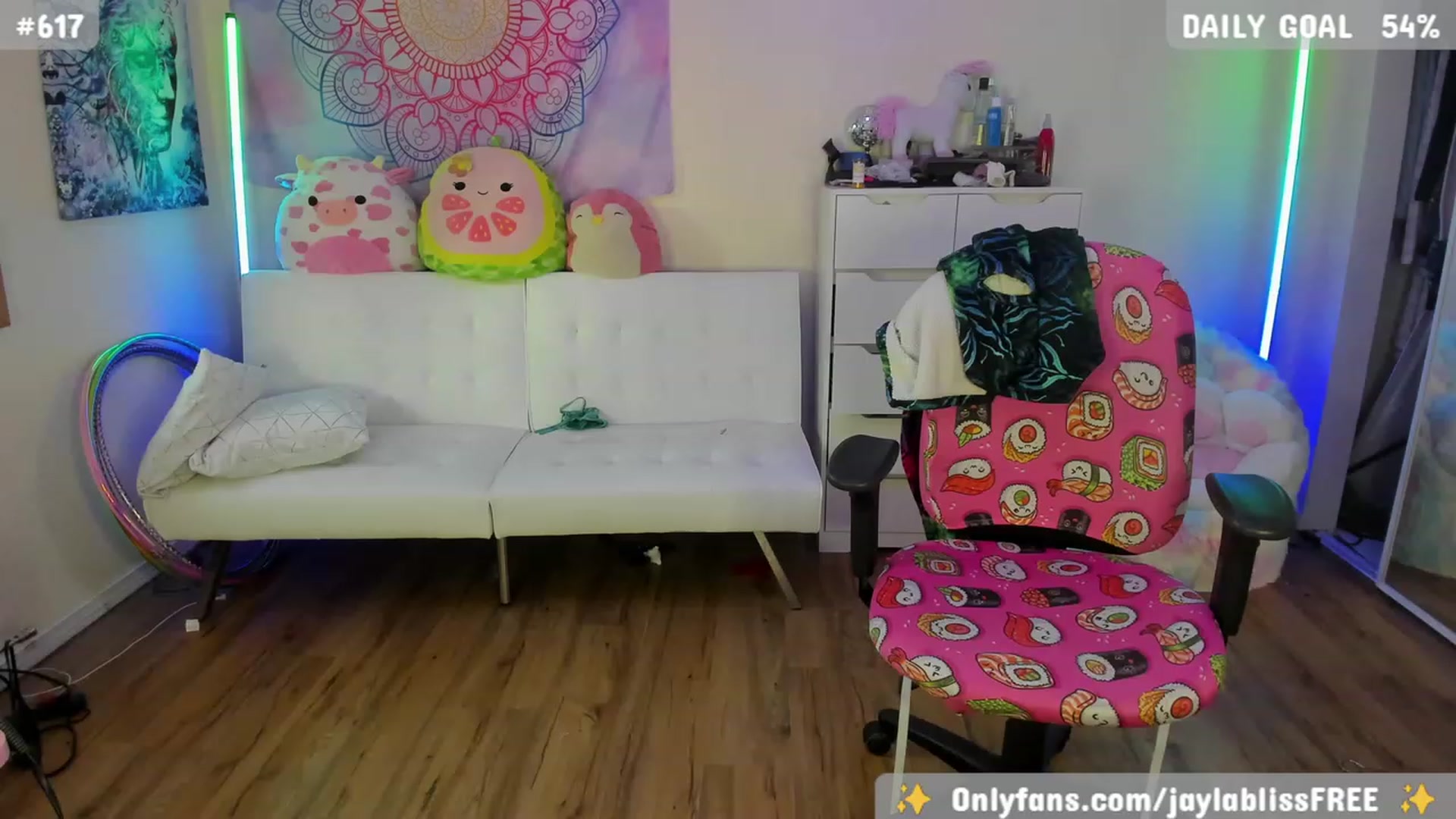 Gallery image thumbnail from JaylaBliss's myfreecams stream on, 11/21/2023, 16:10 image 18 of 20