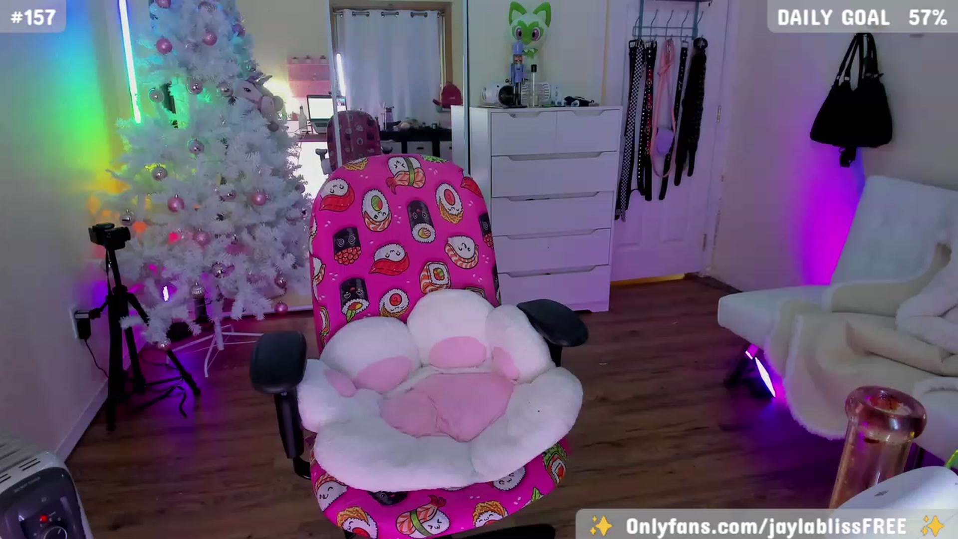Gallery image thumbnail from JaylaBliss's myfreecams stream on, 12/01/2023, 16:51 image 4 of 20
