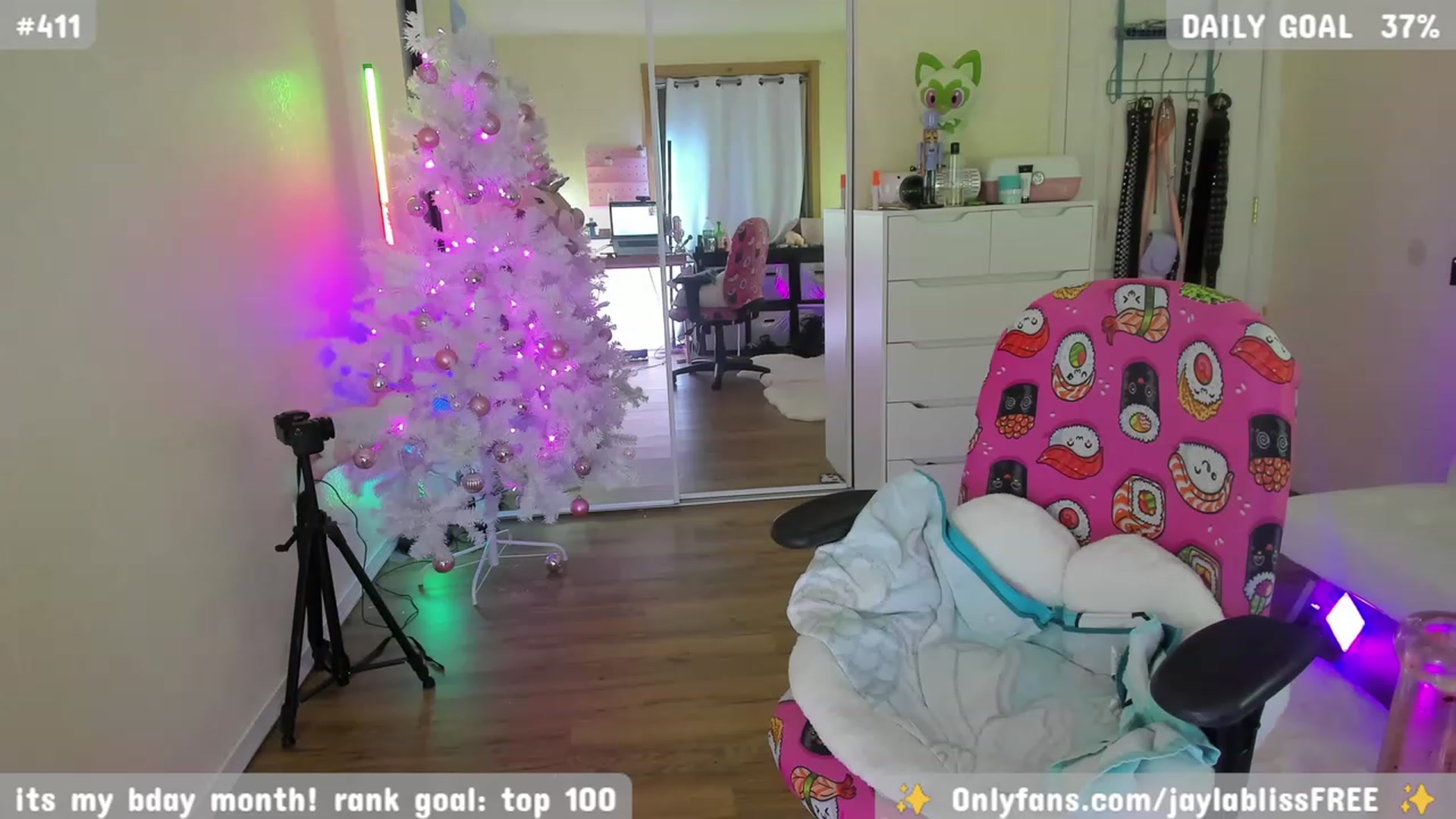 Gallery image thumbnail from JaylaBliss's myfreecams stream on, 12/03/2023, 13:00 image 11 of 20