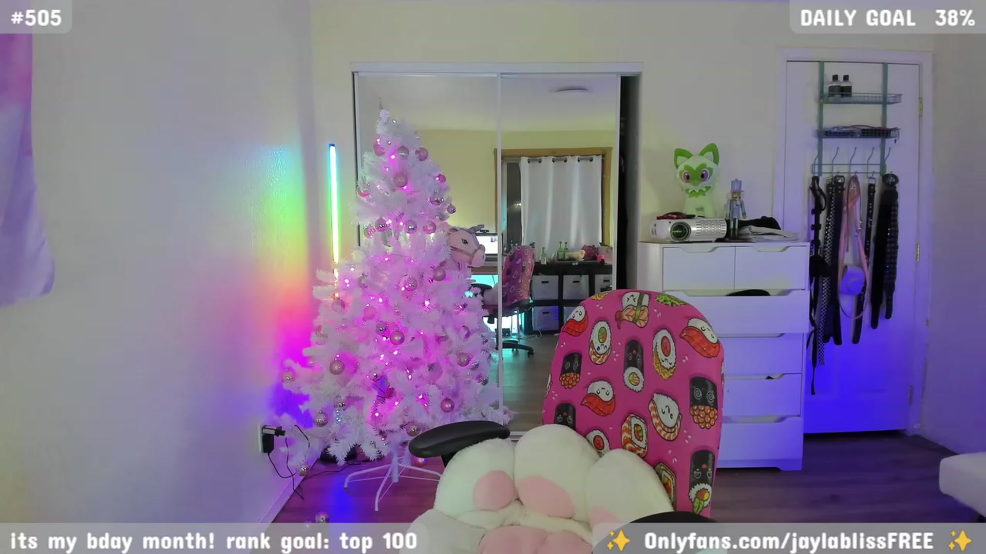 Gallery image thumbnail from JaylaBliss's myfreecams stream on, 12/06/2023, 12:07 image 6 of 20