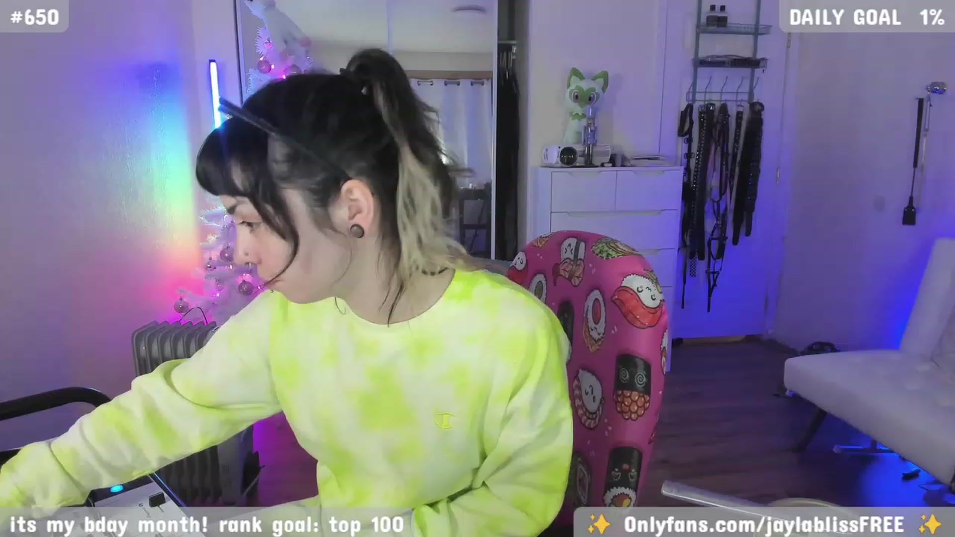 Gallery image thumbnail from JaylaBliss's myfreecams stream on, 12/18/2023, 09:44 image 3 of 20