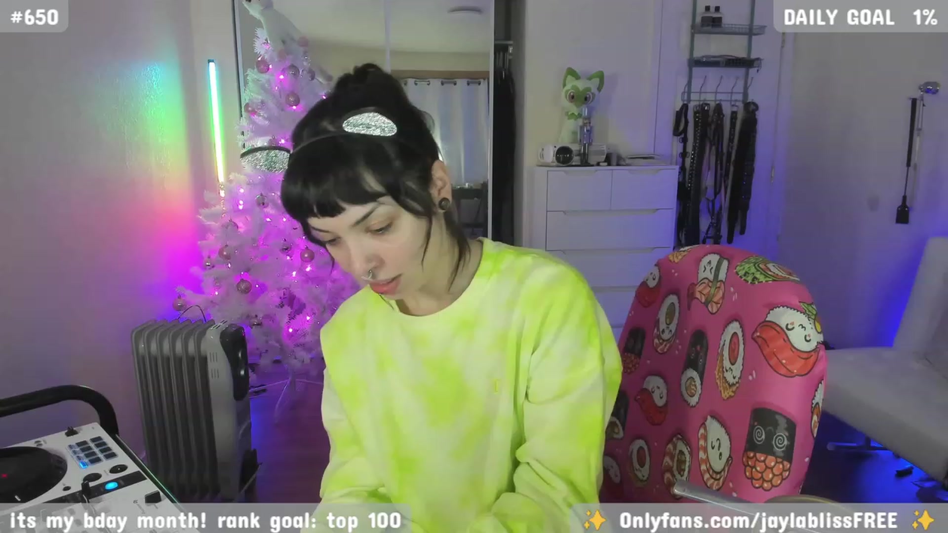 Gallery image thumbnail from JaylaBliss's myfreecams stream on, 12/18/2023, 09:44 image 9 of 20