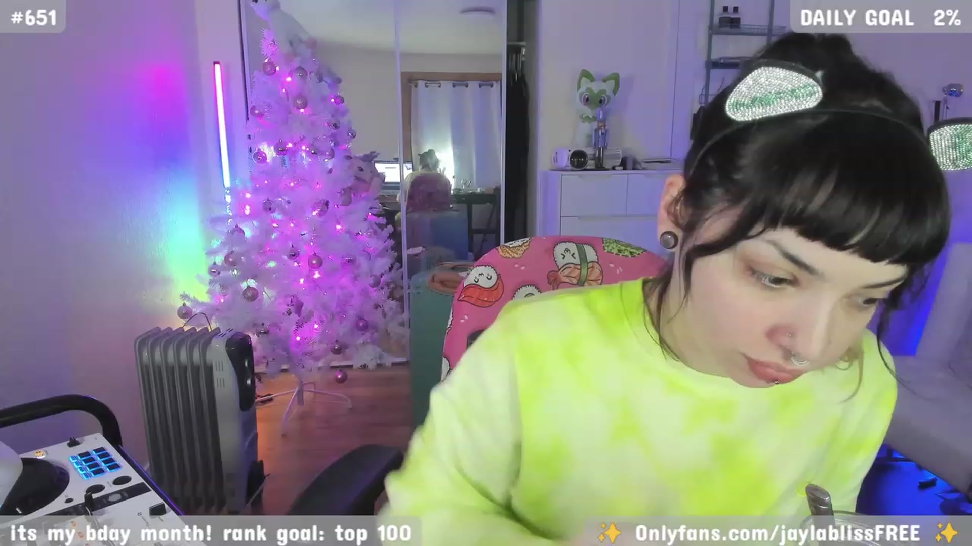 Gallery image thumbnail from JaylaBliss's myfreecams stream on, 12/18/2023, 09:44 image 17 of 20