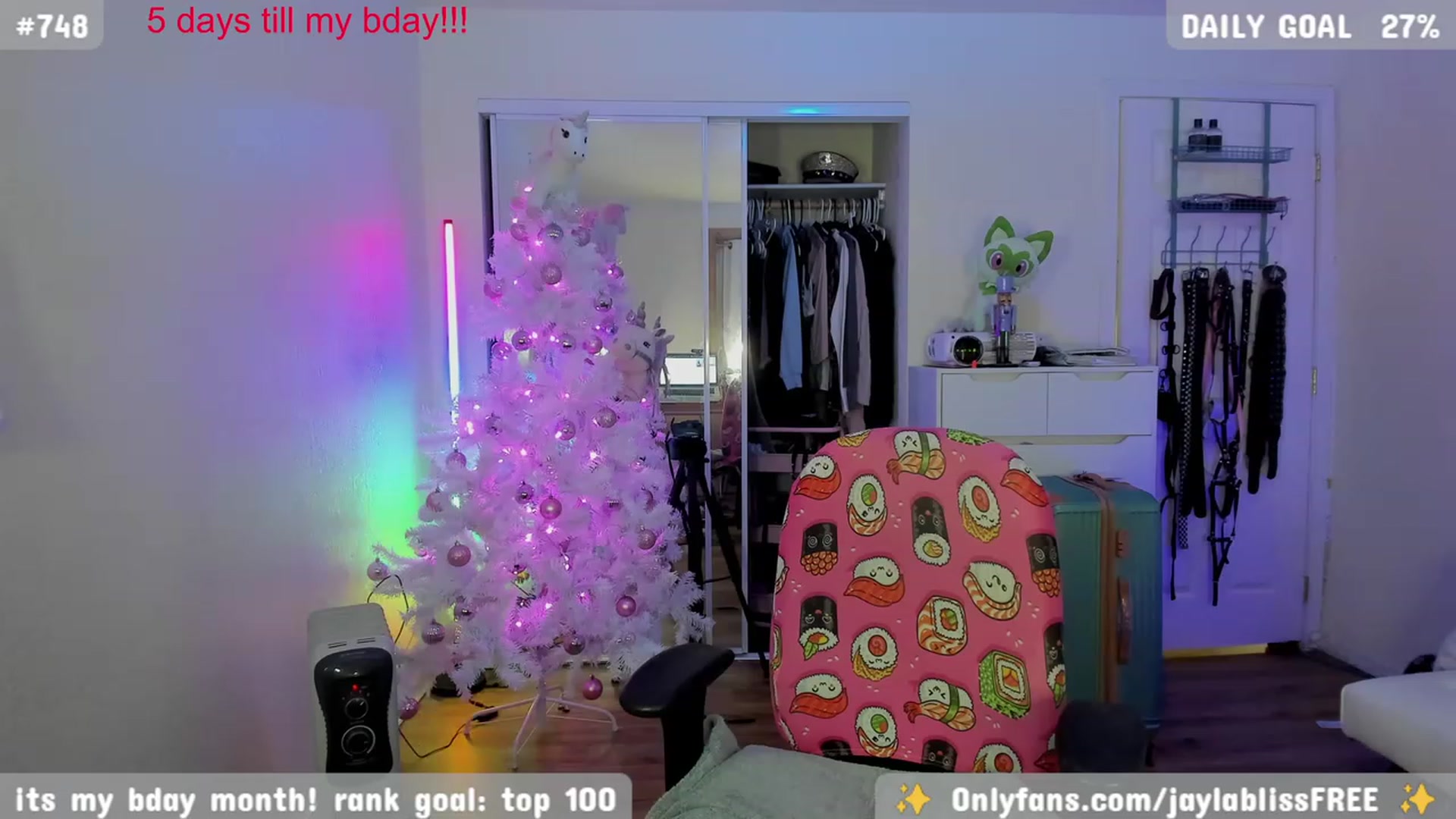 Gallery image thumbnail from JaylaBliss's myfreecams stream on, 12/25/2023, 11:27 image 18 of 20