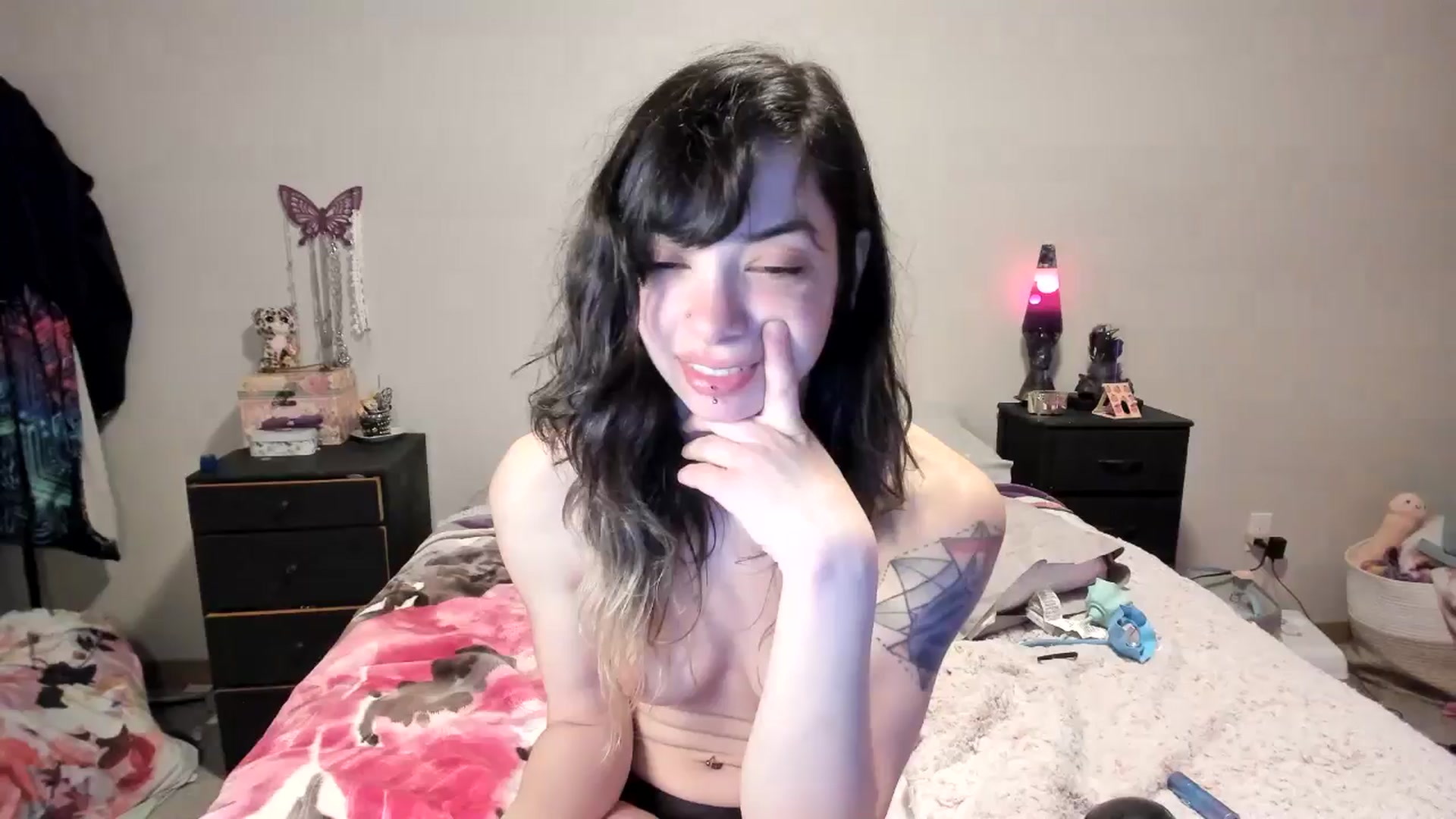 Gallery image thumbnail from JaylaBliss's myfreecams stream on, 05/17/2024, 07:42 image 17 of 20