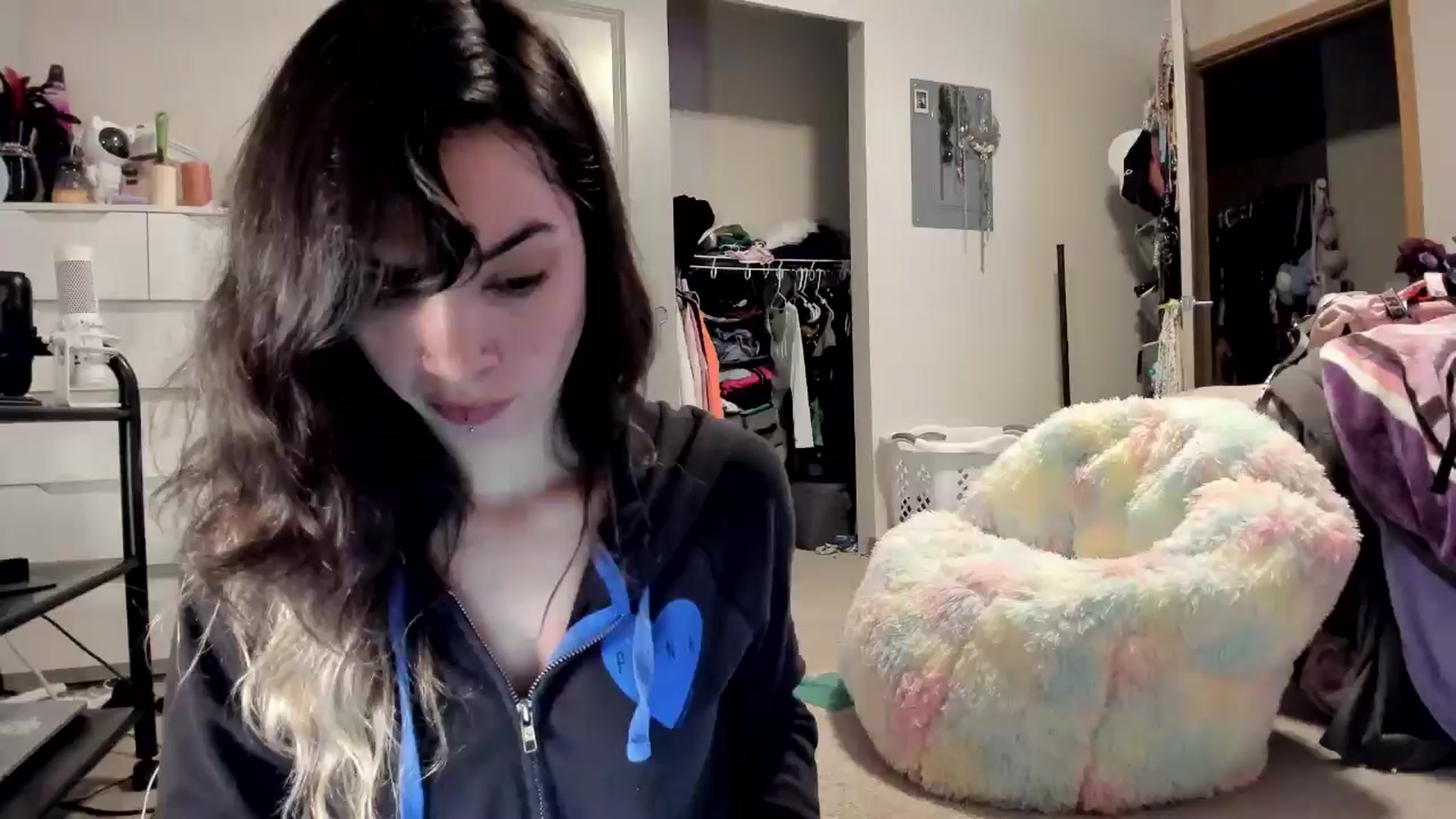 Gallery image thumbnail from JaylaBliss's myfreecams stream on, 06/17/2024, 10:19 image 1 of 20