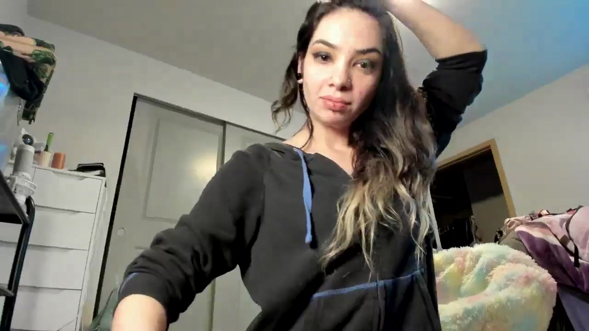 Gallery image thumbnail from JaylaBliss's myfreecams stream on, 06/17/2024, 10:19 image 5 of 20