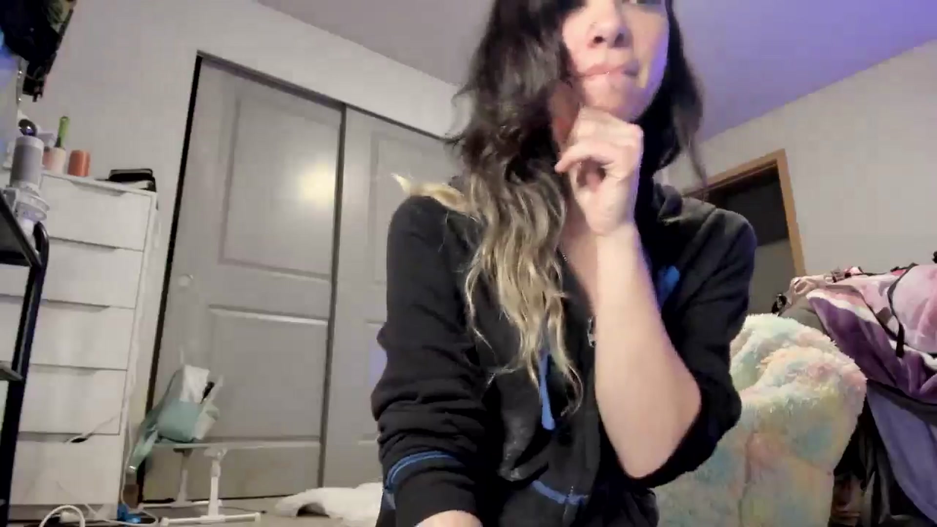 Gallery image thumbnail from JaylaBliss's myfreecams stream on, 06/17/2024, 10:19 image 9 of 20