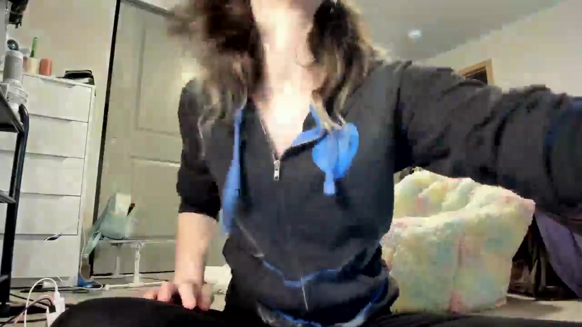 Gallery image thumbnail from JaylaBliss's myfreecams stream on, 06/17/2024, 10:19 image 8 of 20