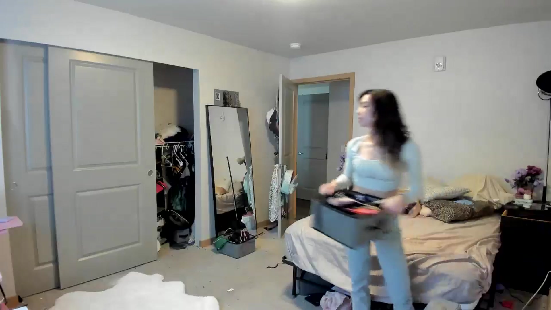 Gallery image thumbnail from JaylaBliss's myfreecams stream on, 06/18/2024, 24:40 image 15 of 20