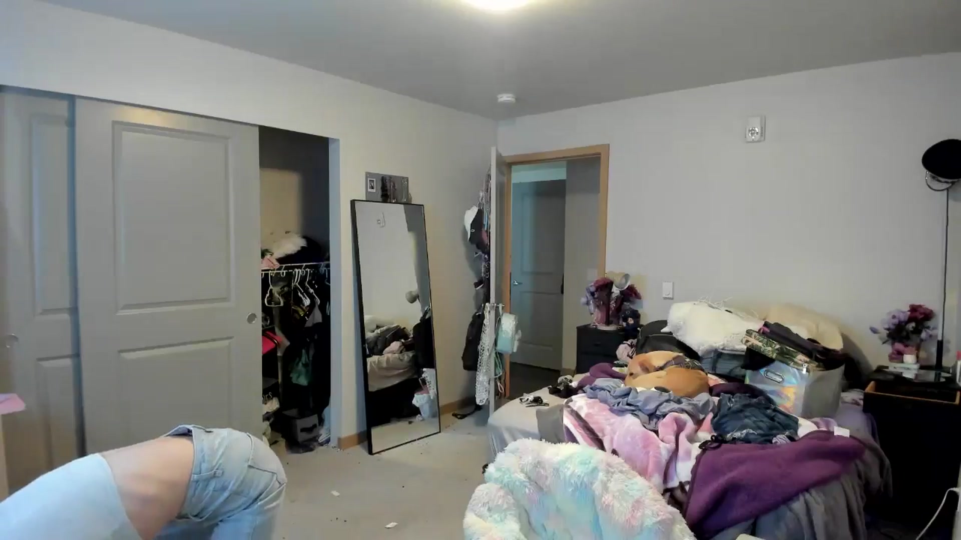 Gallery image thumbnail from JaylaBliss's myfreecams stream on, 06/18/2024, 24:40 image 8 of 20
