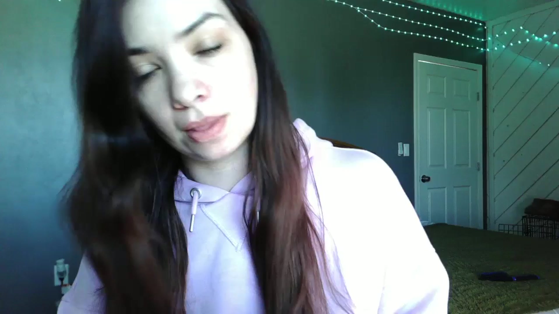 Gallery image thumbnail from JaylaBliss's myfreecams stream on, 04/19/2026, 18:52 image 19 of 20