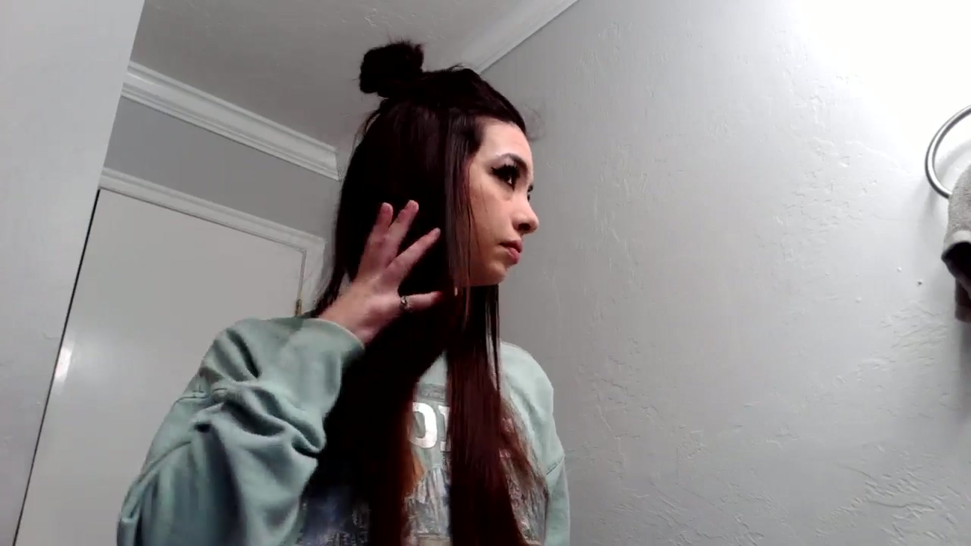 Gallery image thumbnail from JaylaBliss's myfreecams stream on, 04/26/2026, 17:47 image 10 of 20