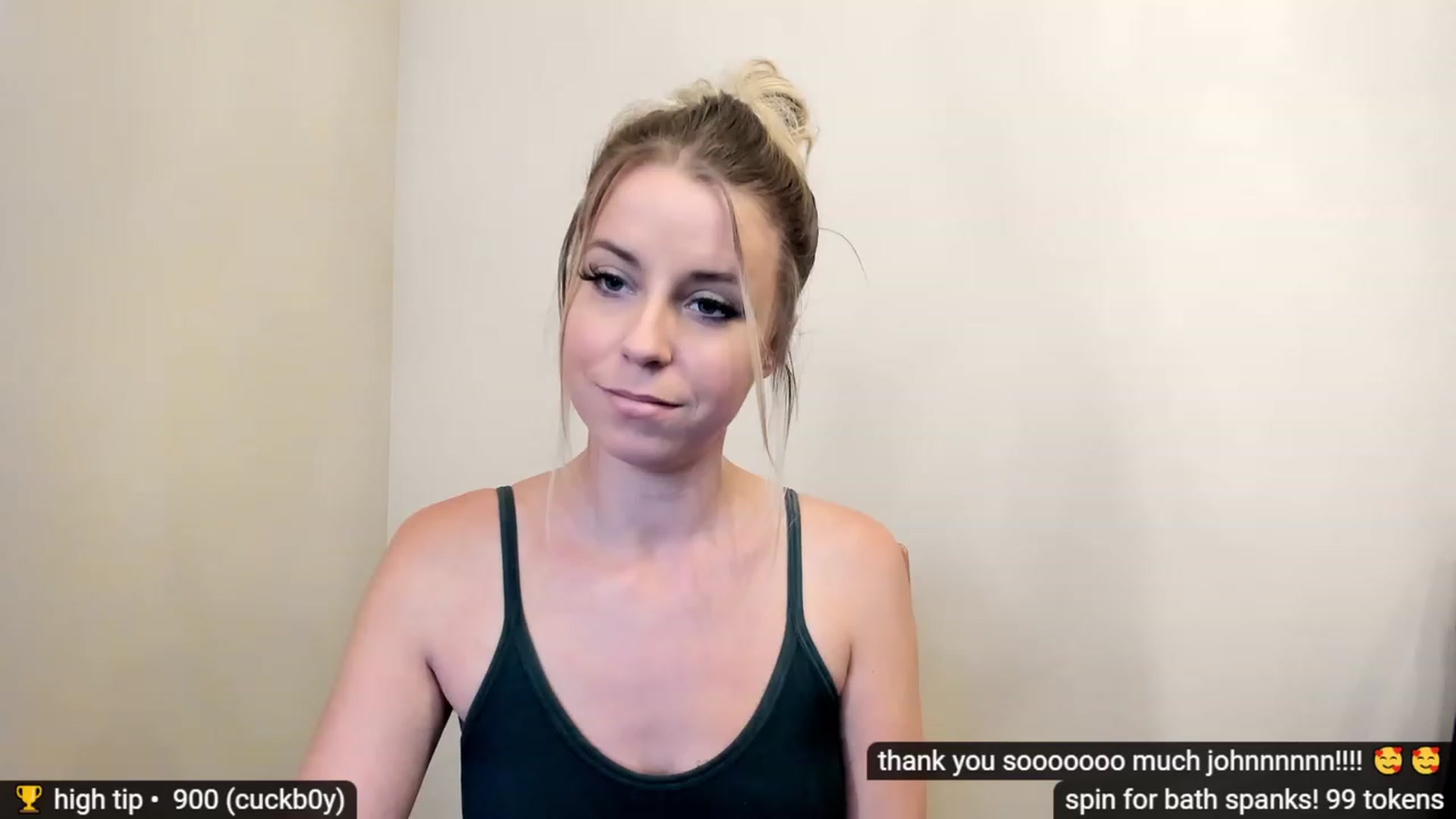 Gallery image thumbnail from Jayne's myfreecams stream on, 11/19/2022, 24:05 image 6 of 20