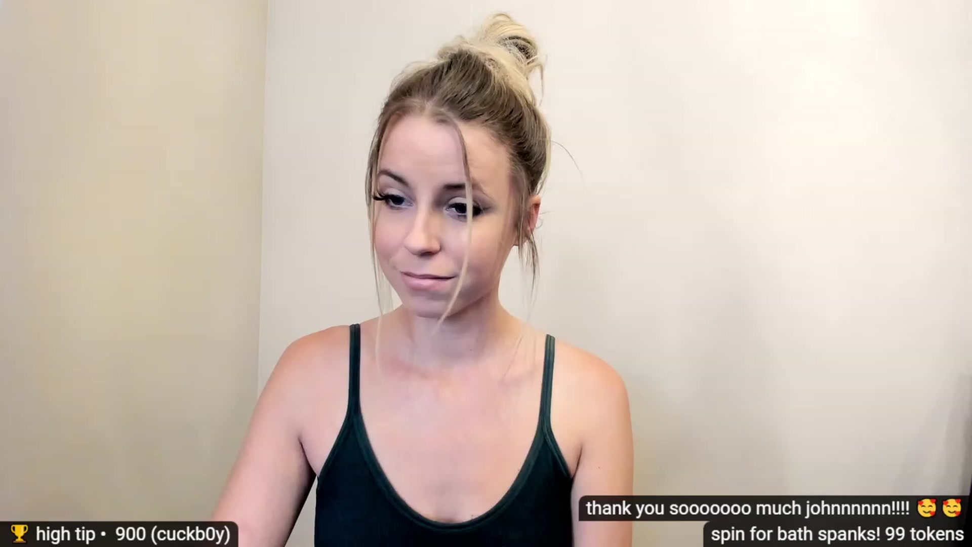 Gallery image thumbnail from Jayne's myfreecams stream on, 11/19/2022, 24:05 image 7 of 20
