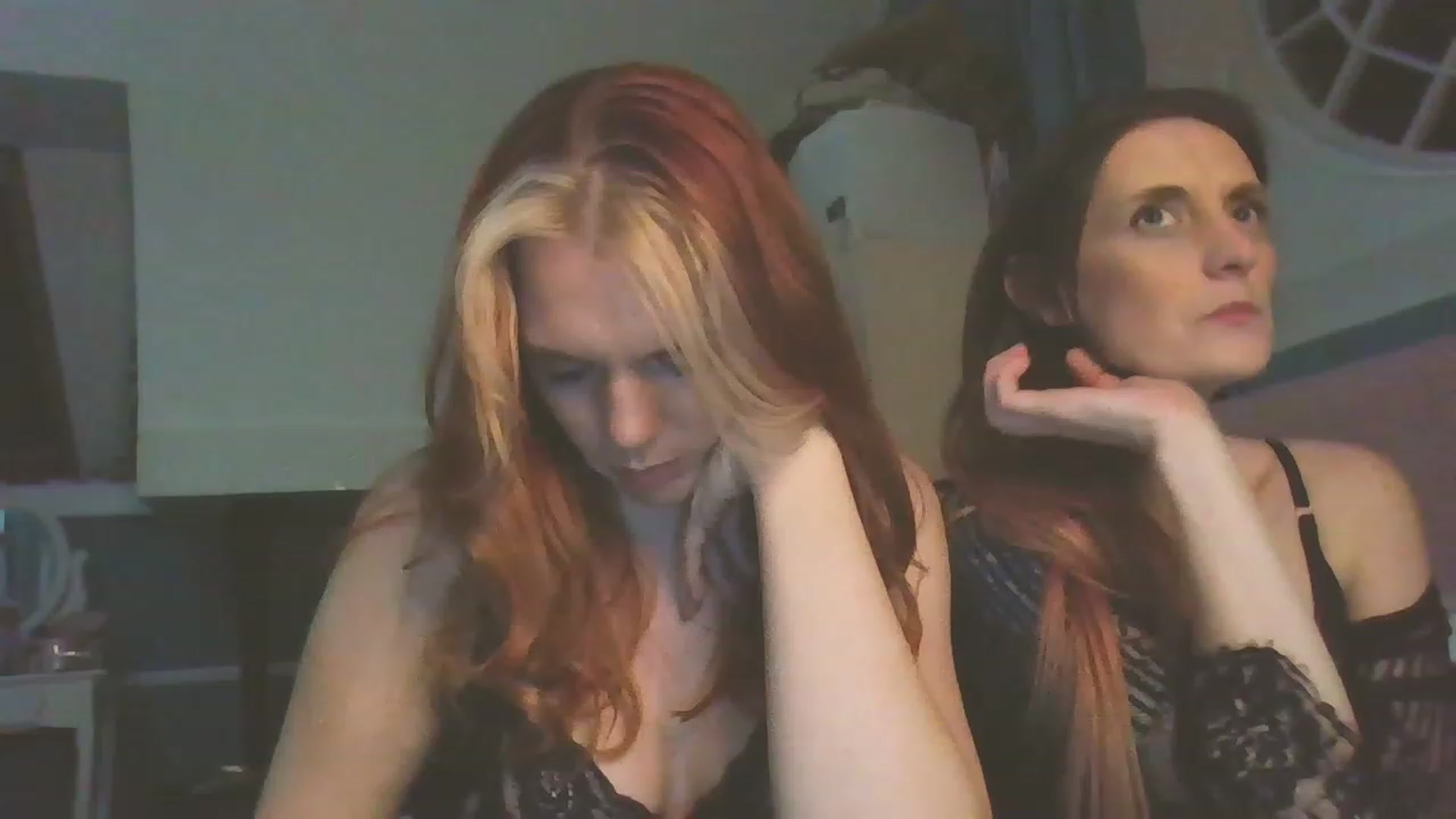 Gallery image thumbnail from Jayne_W's myfreecams stream on, 11/23/2022, 23:46 image 12 of 20