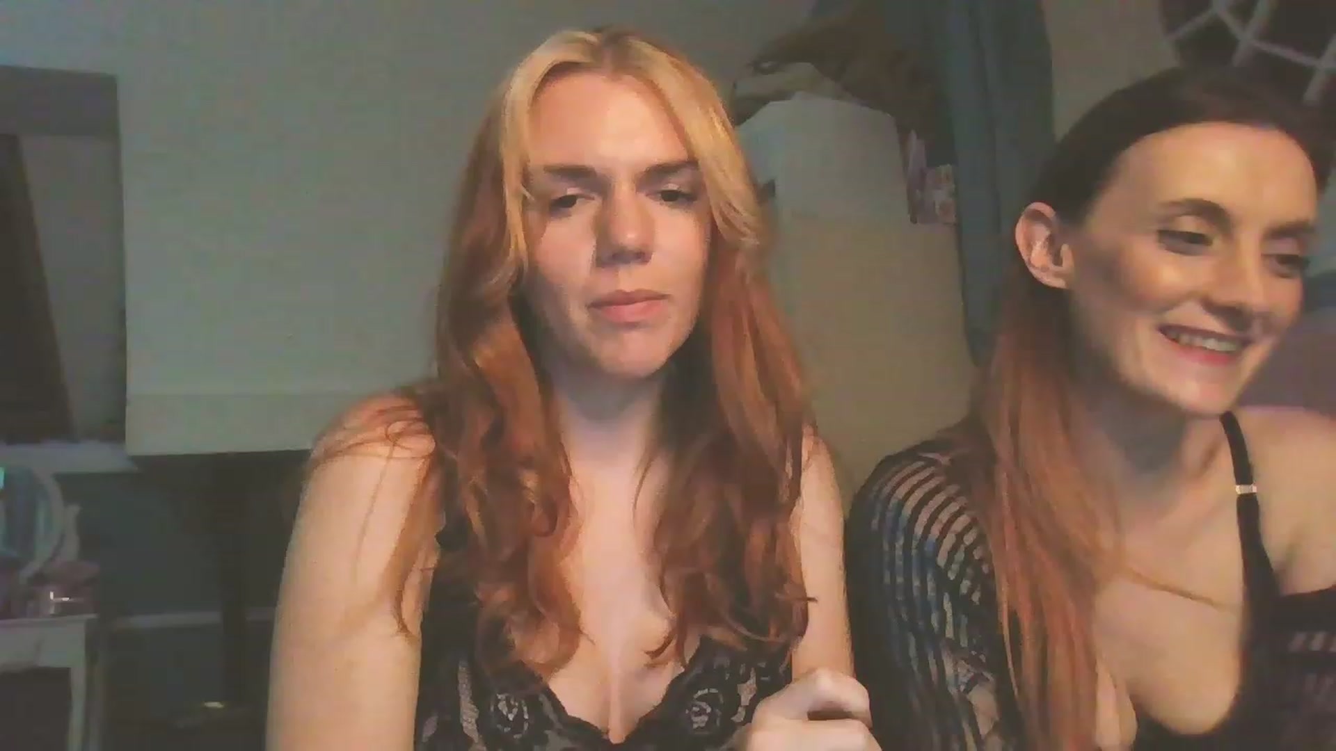 Gallery image thumbnail from Jayne_W's myfreecams stream on, 11/23/2022, 23:46 image 10 of 20