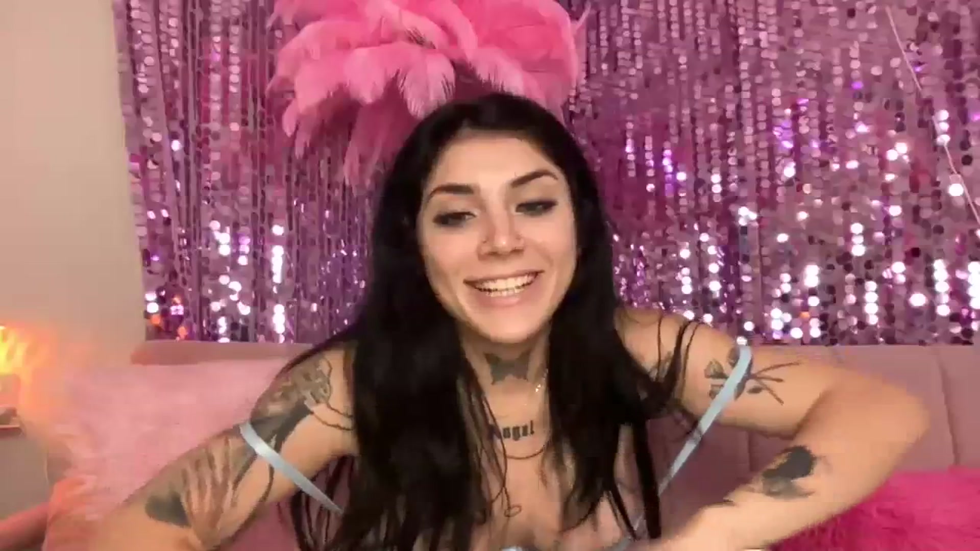 Gallery image thumbnail from JazmineJadexo's myfreecams stream on, 09/28/2023, 14:19 image 17 of 20