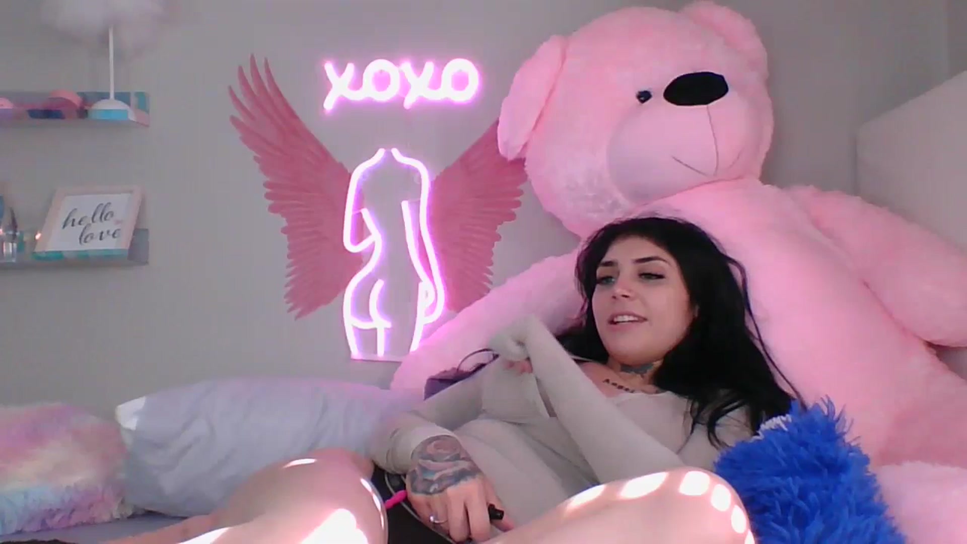Gallery image thumbnail from JazmineJadexo's myfreecams stream on, 10/05/2023, 14:10 image 14 of 20