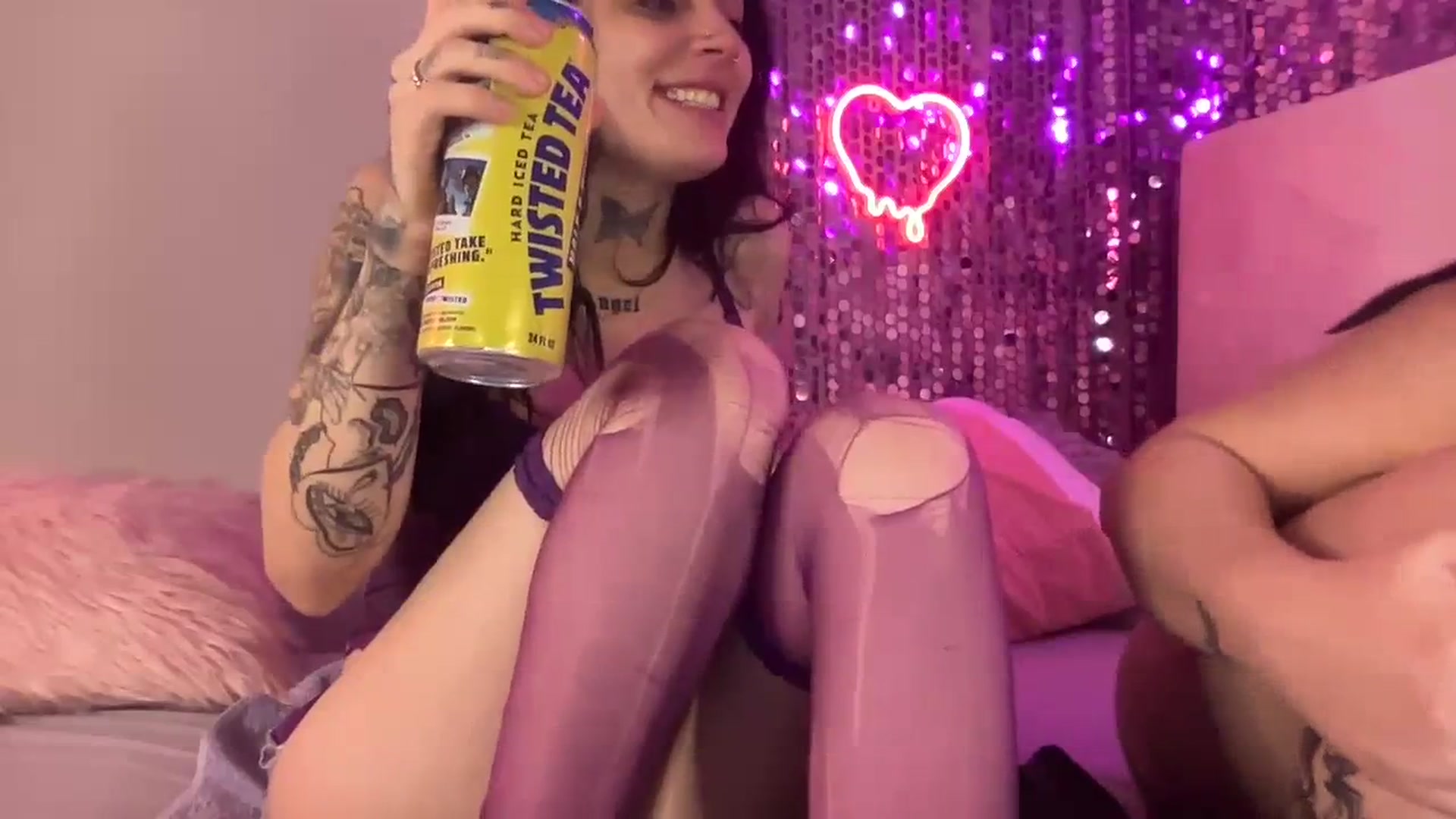 Gallery image thumbnail from JazmineJadexo's myfreecams stream on, 11/09/2023, 07:15 image 3 of 20