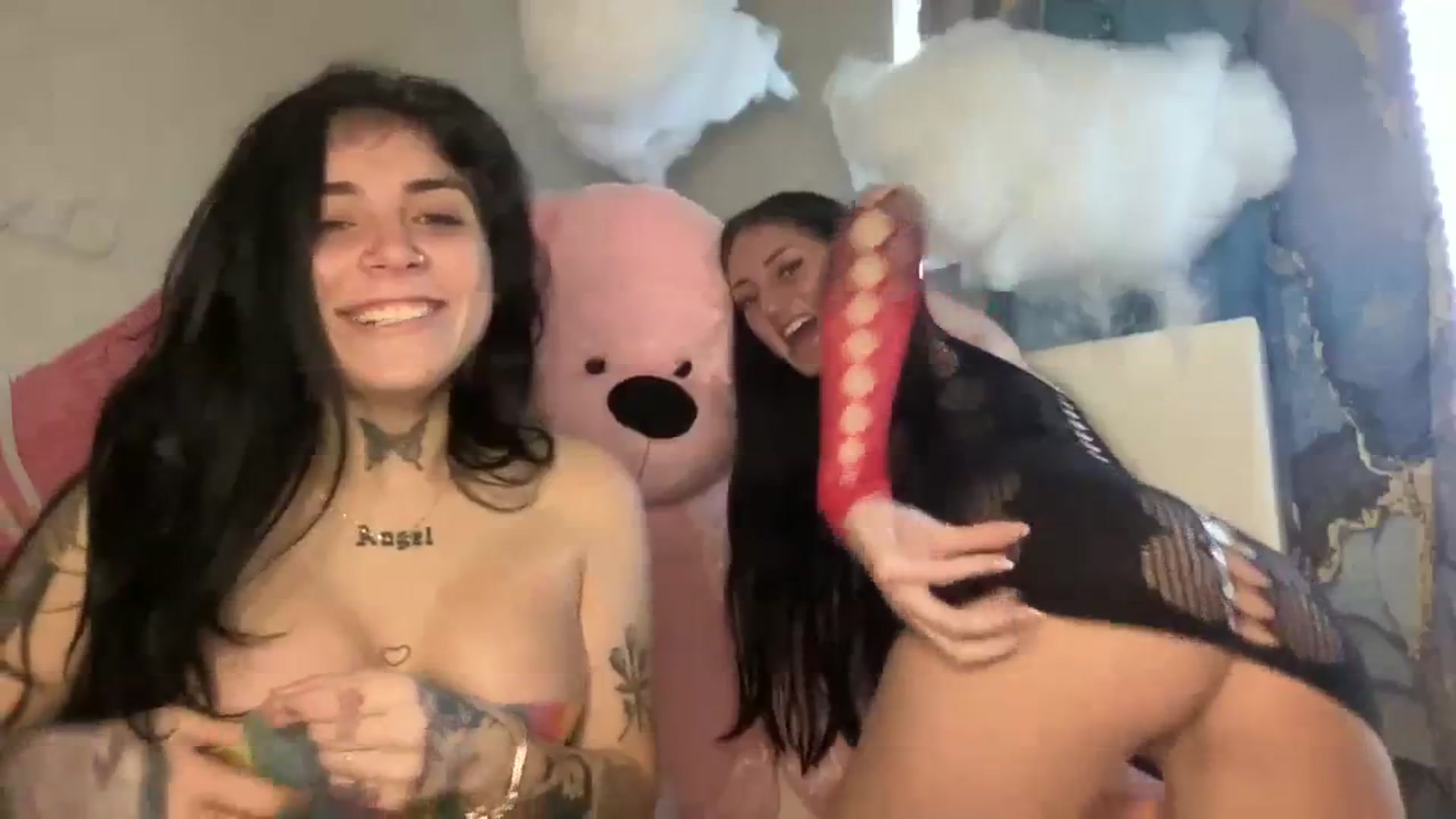 Gallery image thumbnail from JazmineJadexo's myfreecams stream on, 11/25/2023, 17:35 image 7 of 20
