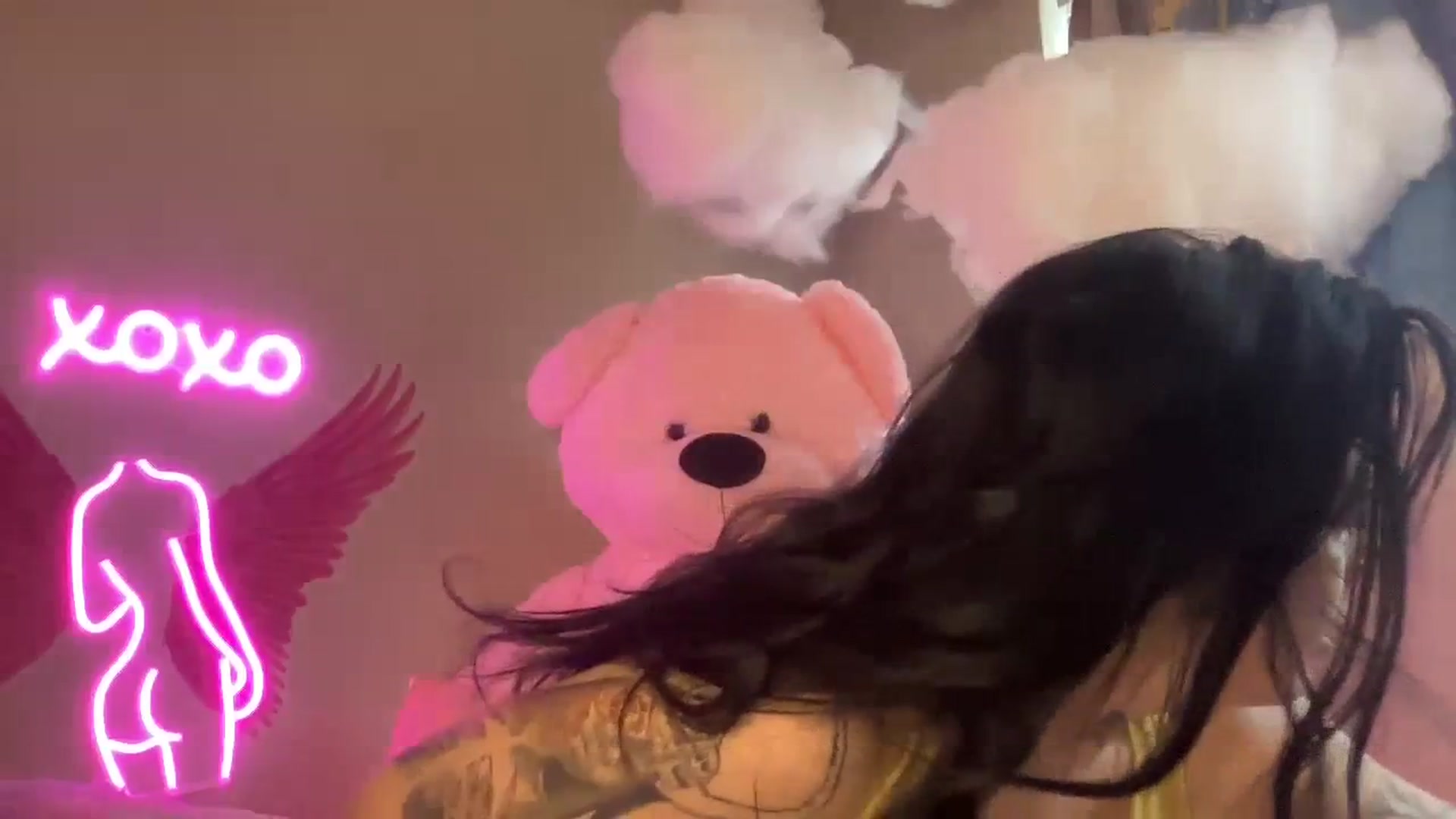 Gallery image thumbnail from JazmineJadexo's myfreecams stream on, 12/06/2023, 16:23 image 2 of 20