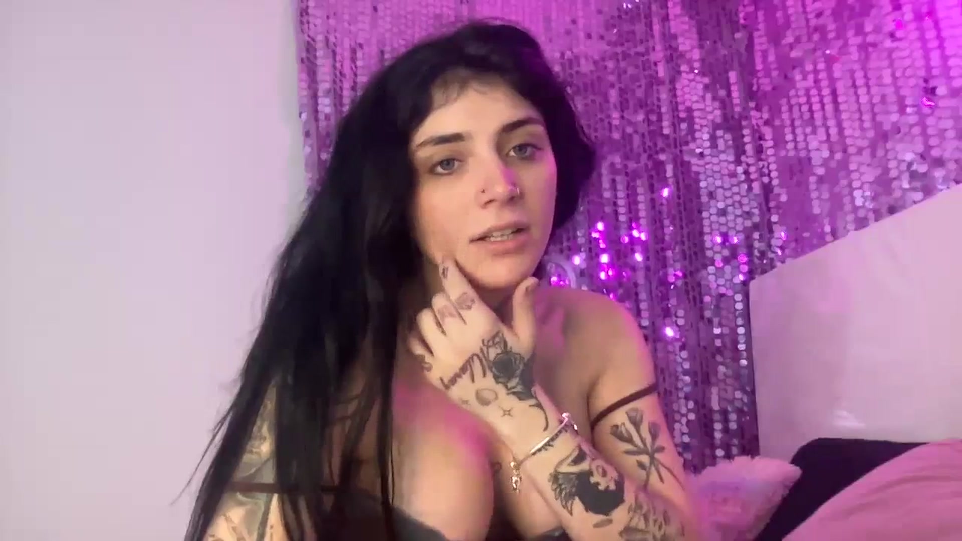 Gallery image thumbnail from JazmineJadexo's myfreecams stream on, 12/17/2023, 15:44 image 15 of 20