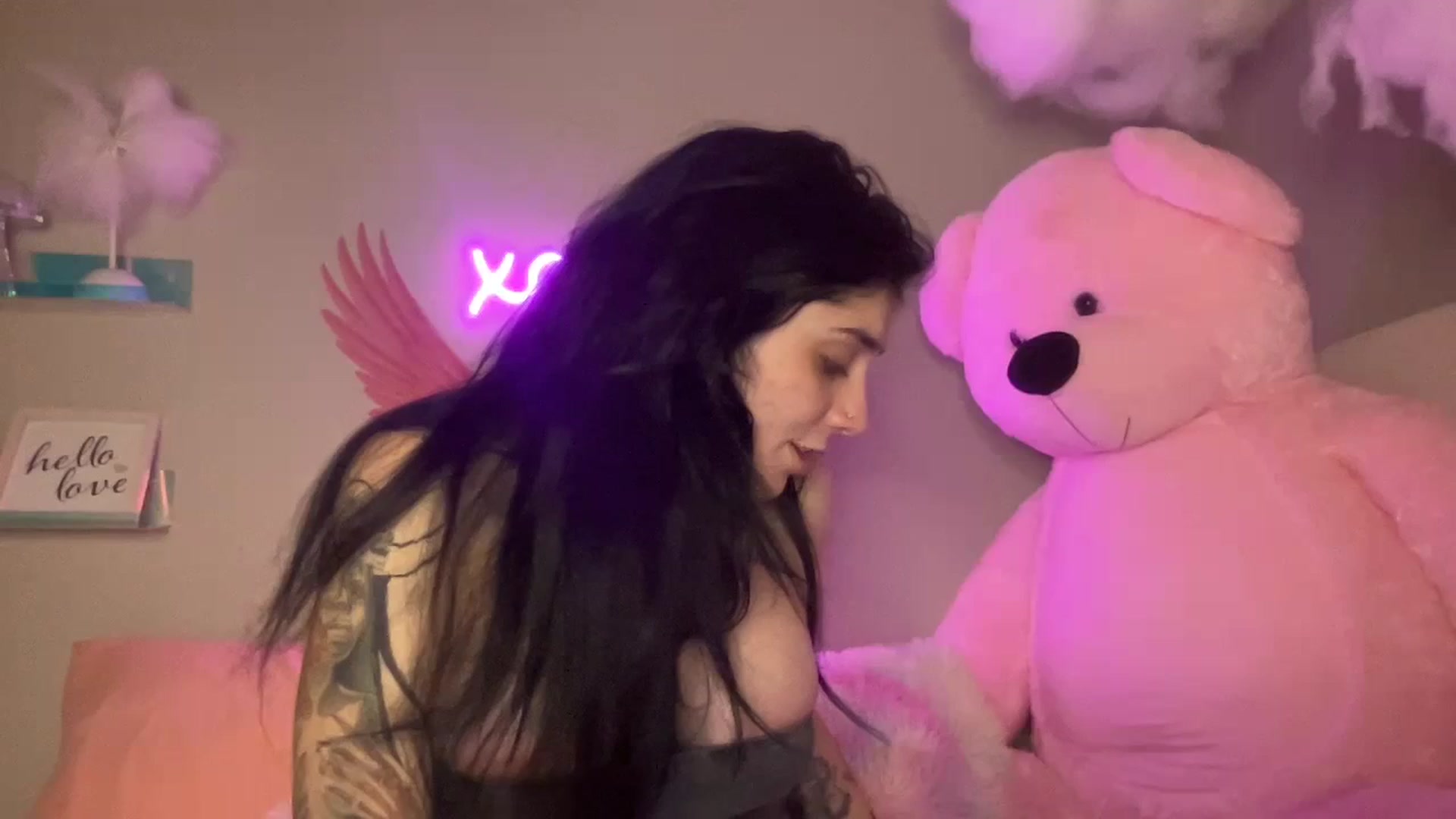 Gallery image thumbnail from JazmineJadexo's myfreecams stream on, 01/02/2024, 03:43 image 1 of 20